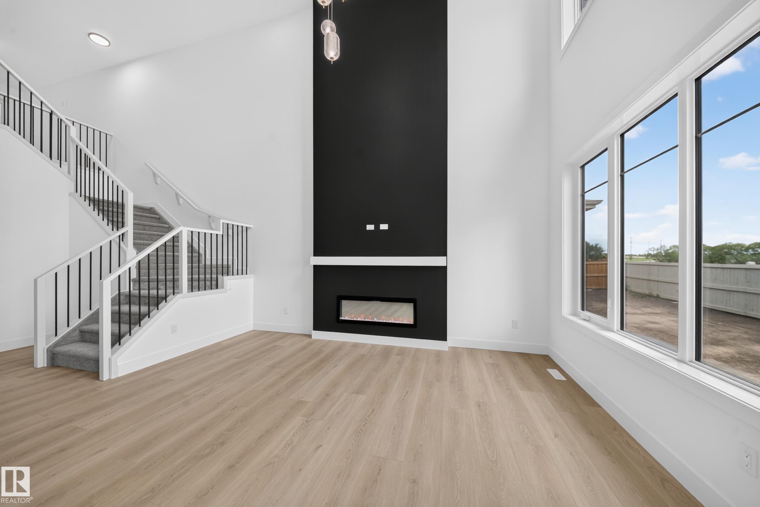 Fifth View of 803 30 Avenue, Maple Crest, Edmonton, Alberta, T6T 2V3