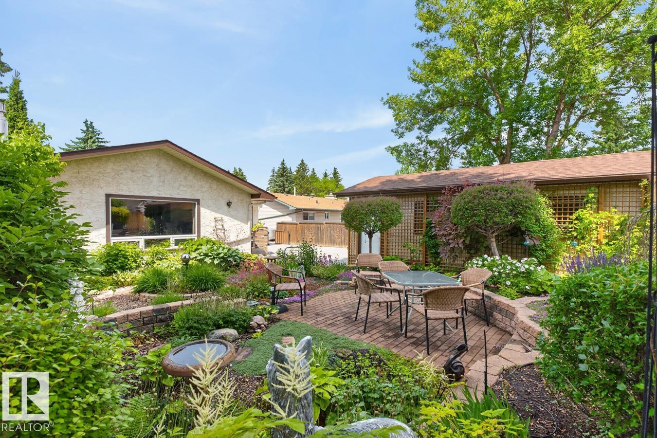 3 HUMMINGBIRD Court, E4496678, Alberta,