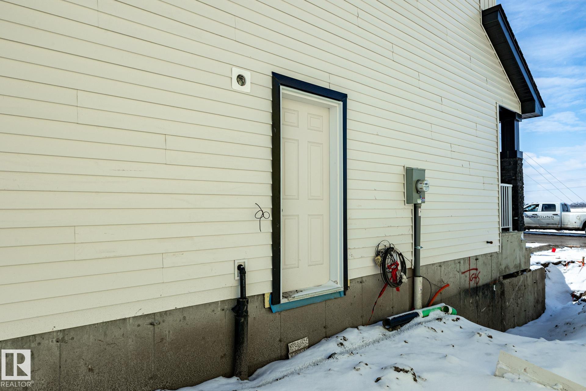 Third View of 15647 2 Street, Quarry Ridge, Edmonton, Alberta, T5Y 6K8