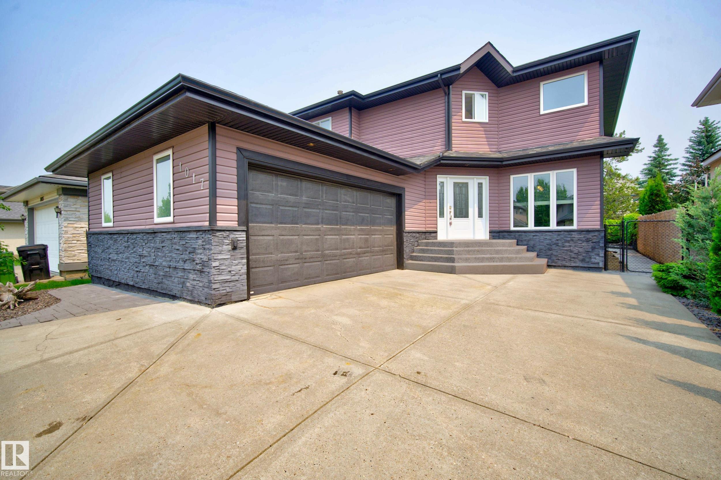 Second View of 1017 HOLGATE Place, Haddow, Edmonton, Alberta, T6R 2T7