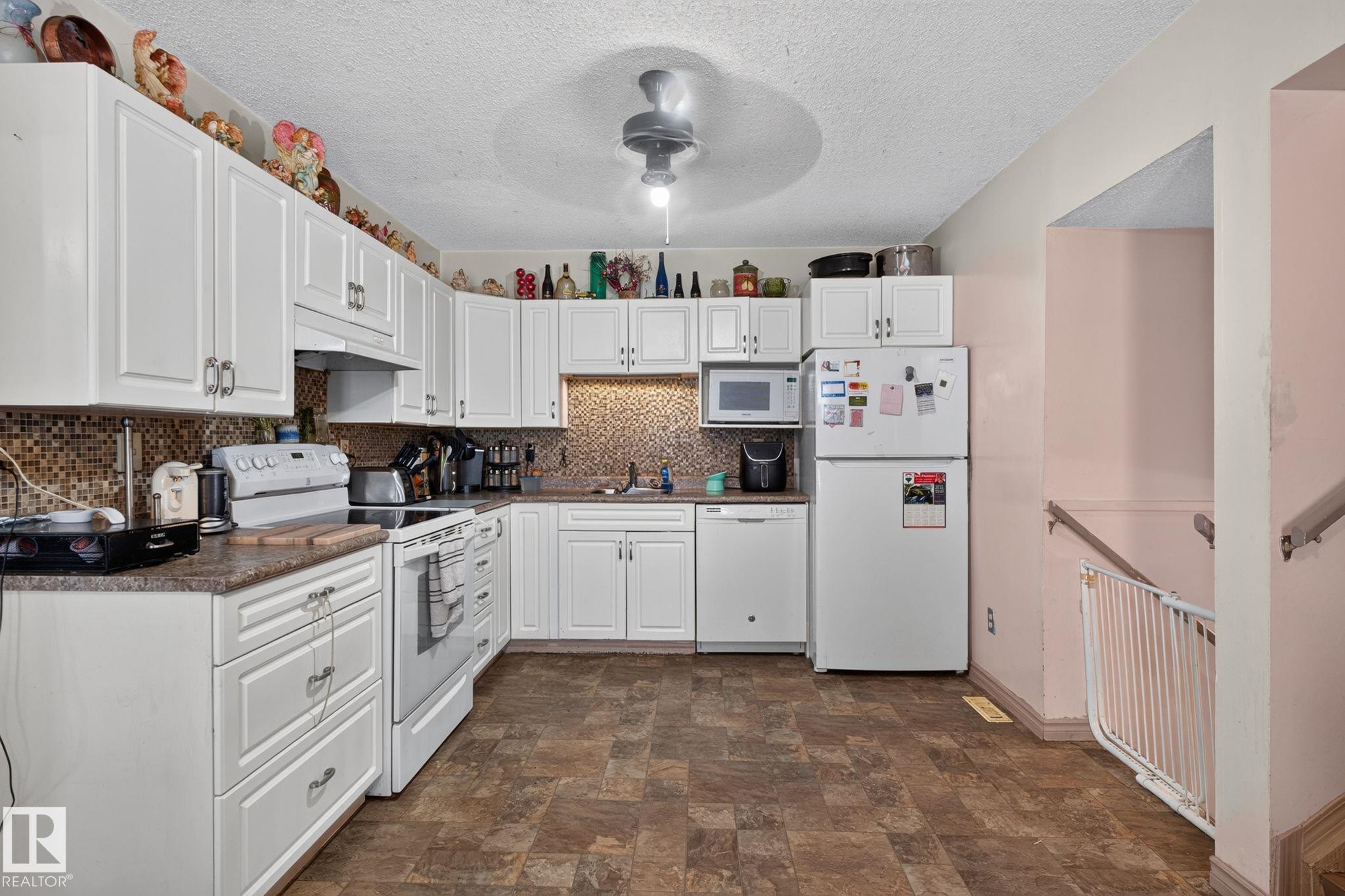 Fourth View of 8316 157 Avenue, Belle Rive, Edmonton, Alberta, T5Z 2P7