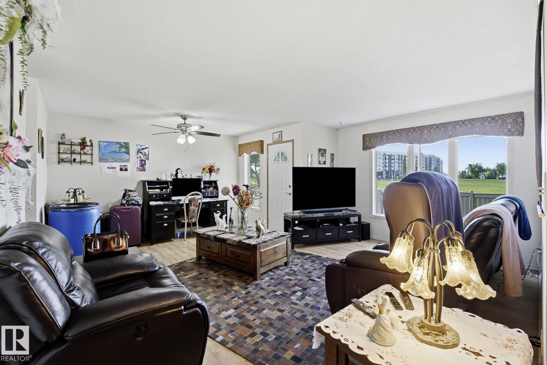 Fifth View of 10840 25 Avenue, Ermineskin, Edmonton, Alberta, T5J 6N5