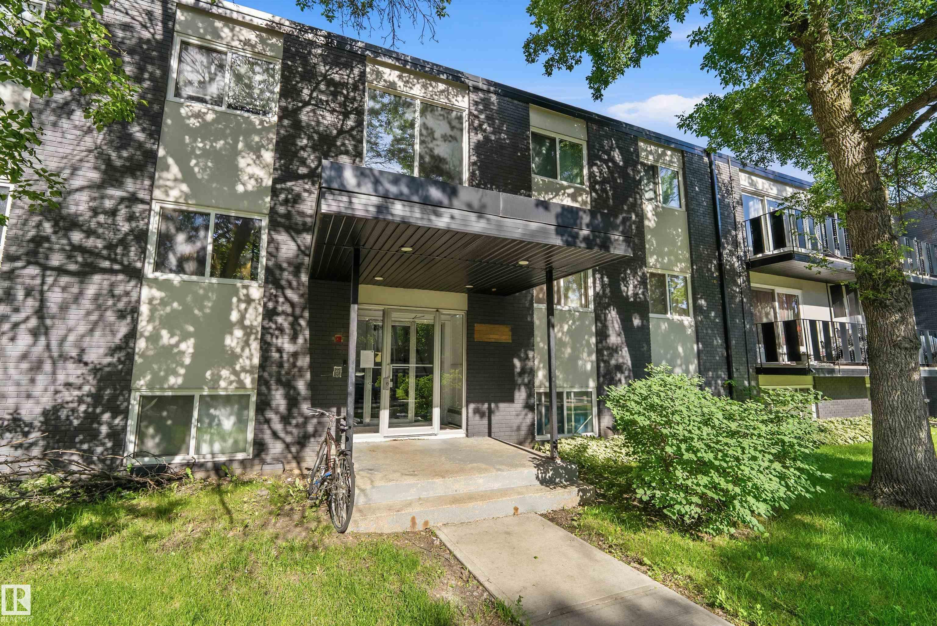 Main View of 304 10720 127 Street, Westmount, Edmonton, Alberta, T5M 0S3