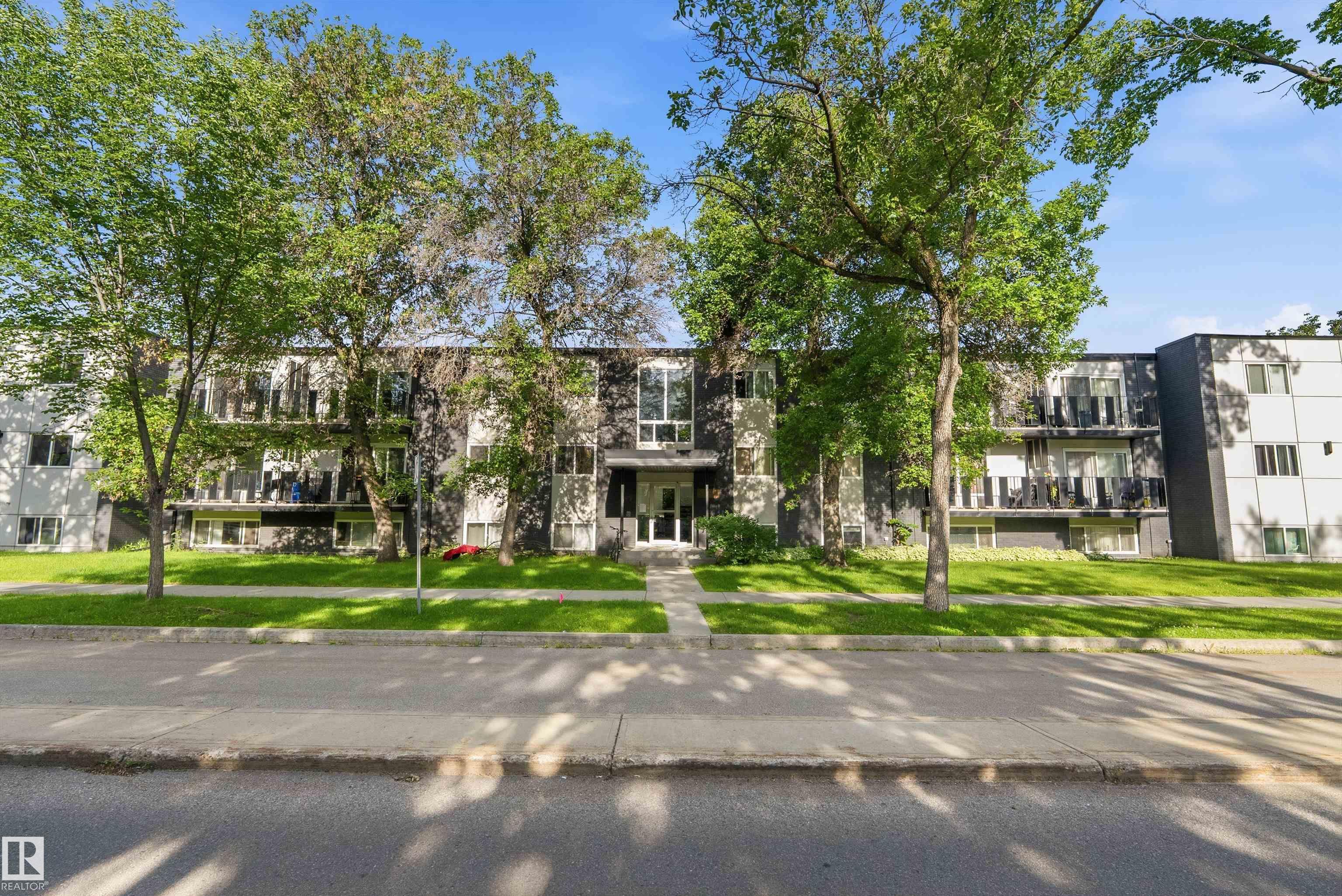 Second View of 304 10720 127 Street, Westmount, Edmonton, Alberta, T5M 0S3