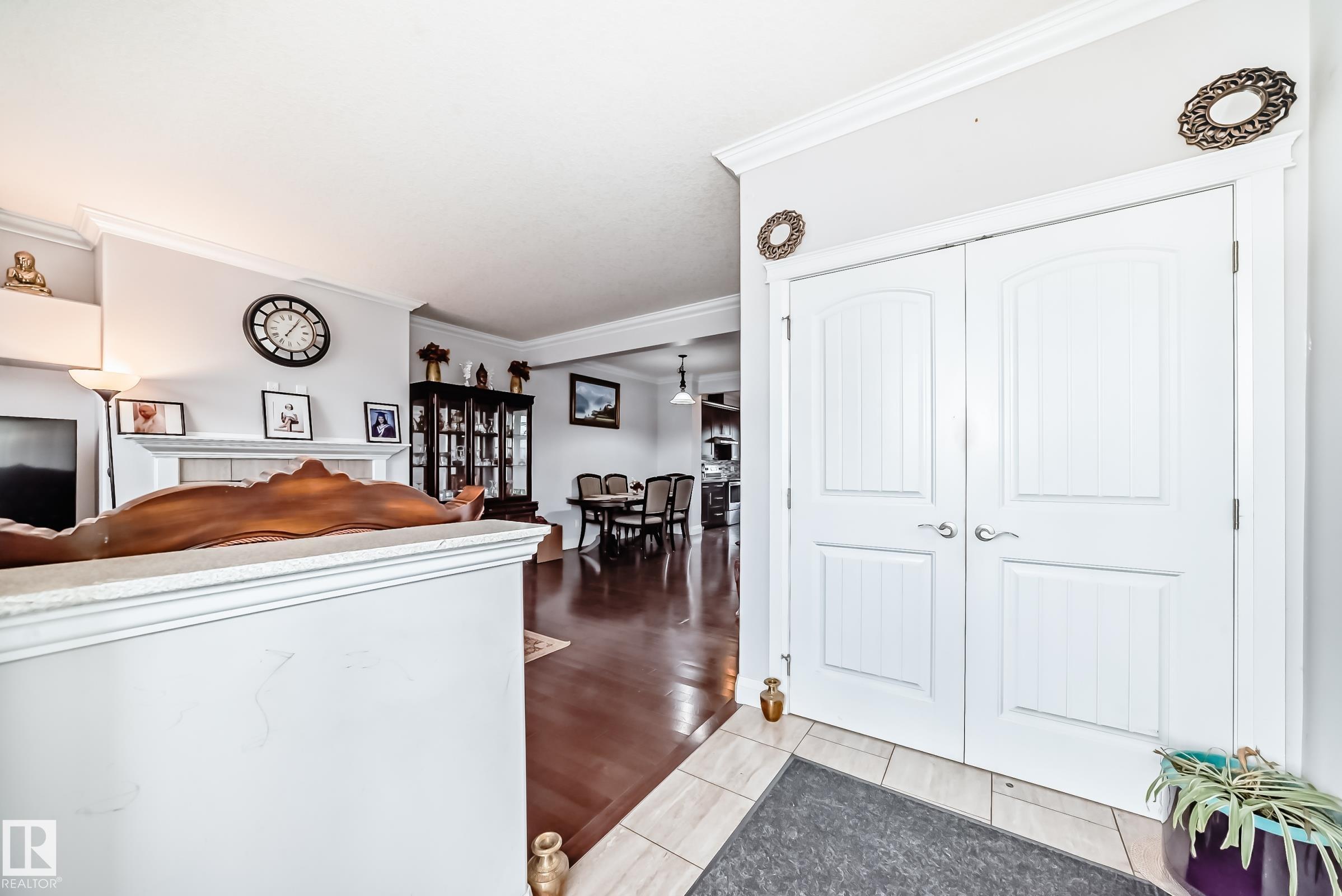 Third View of 2 12042 101 Street, Westwood (Edmonton), Edmonton, Alberta, T5G 2C1