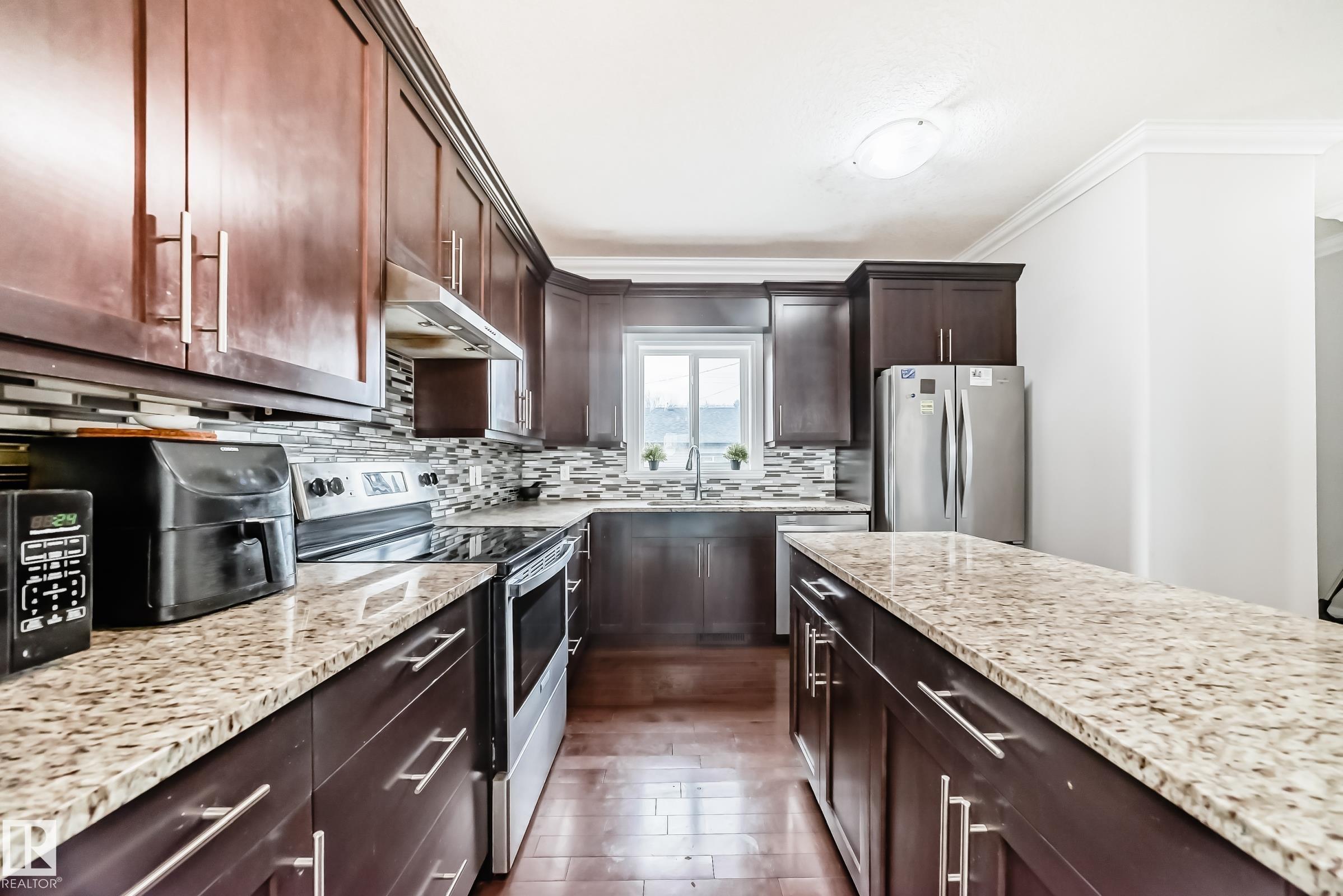 Fifth View of 2 12042 101 Street, Westwood (Edmonton), Edmonton, Alberta, T5G 2C1