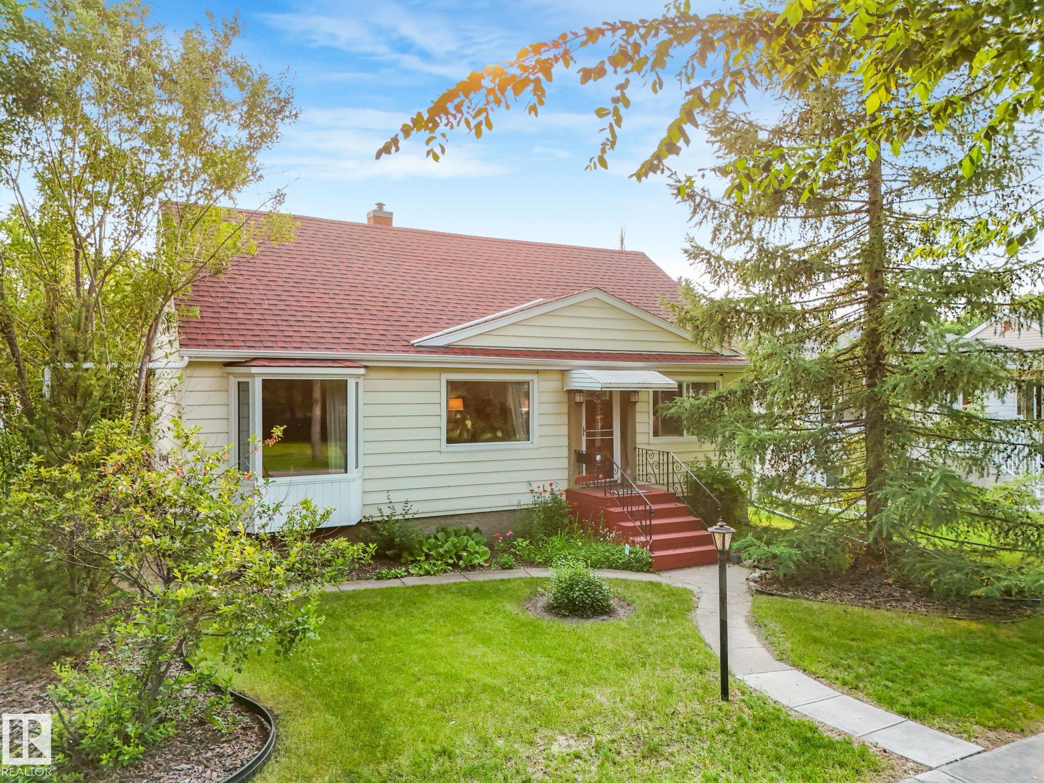 Second View of 11422 70 Street, Bellevue, Edmonton, Alberta, T5B 1T4