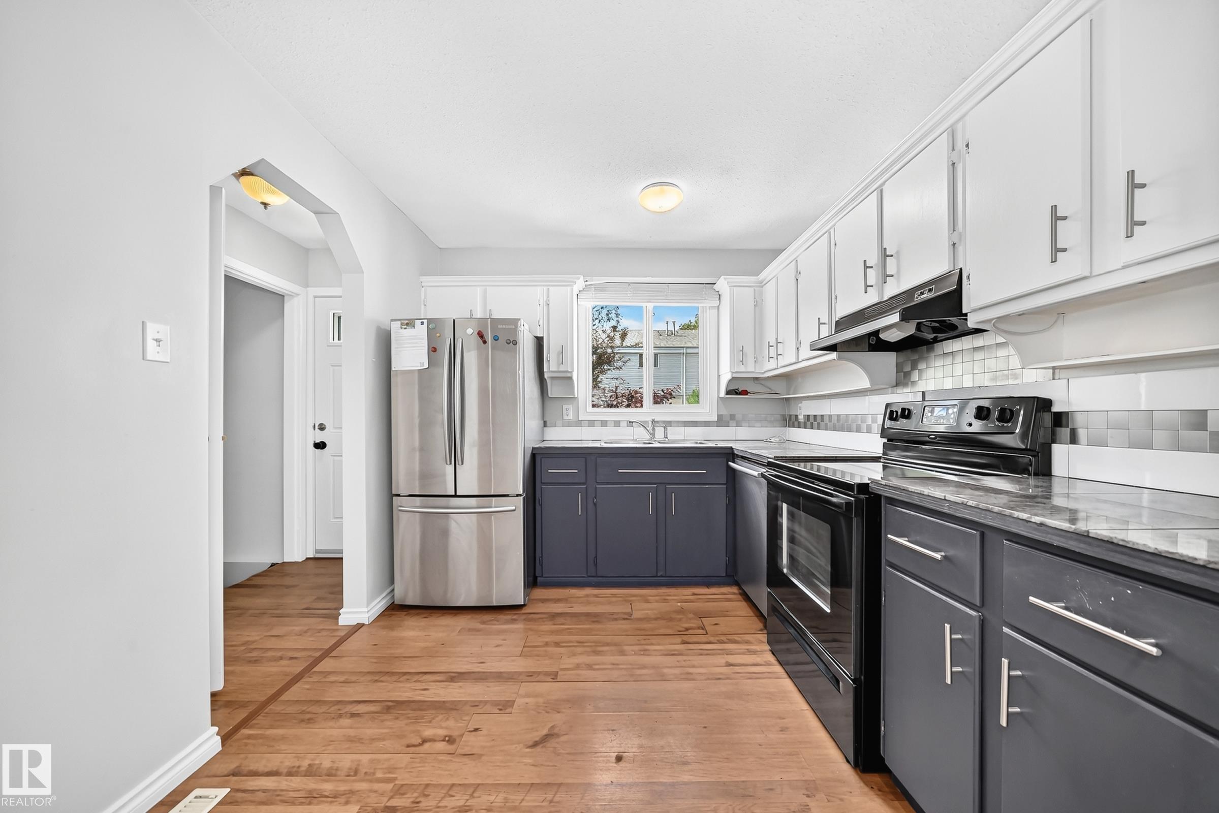 32 MCLEOD Place, E4498388, Alberta,
