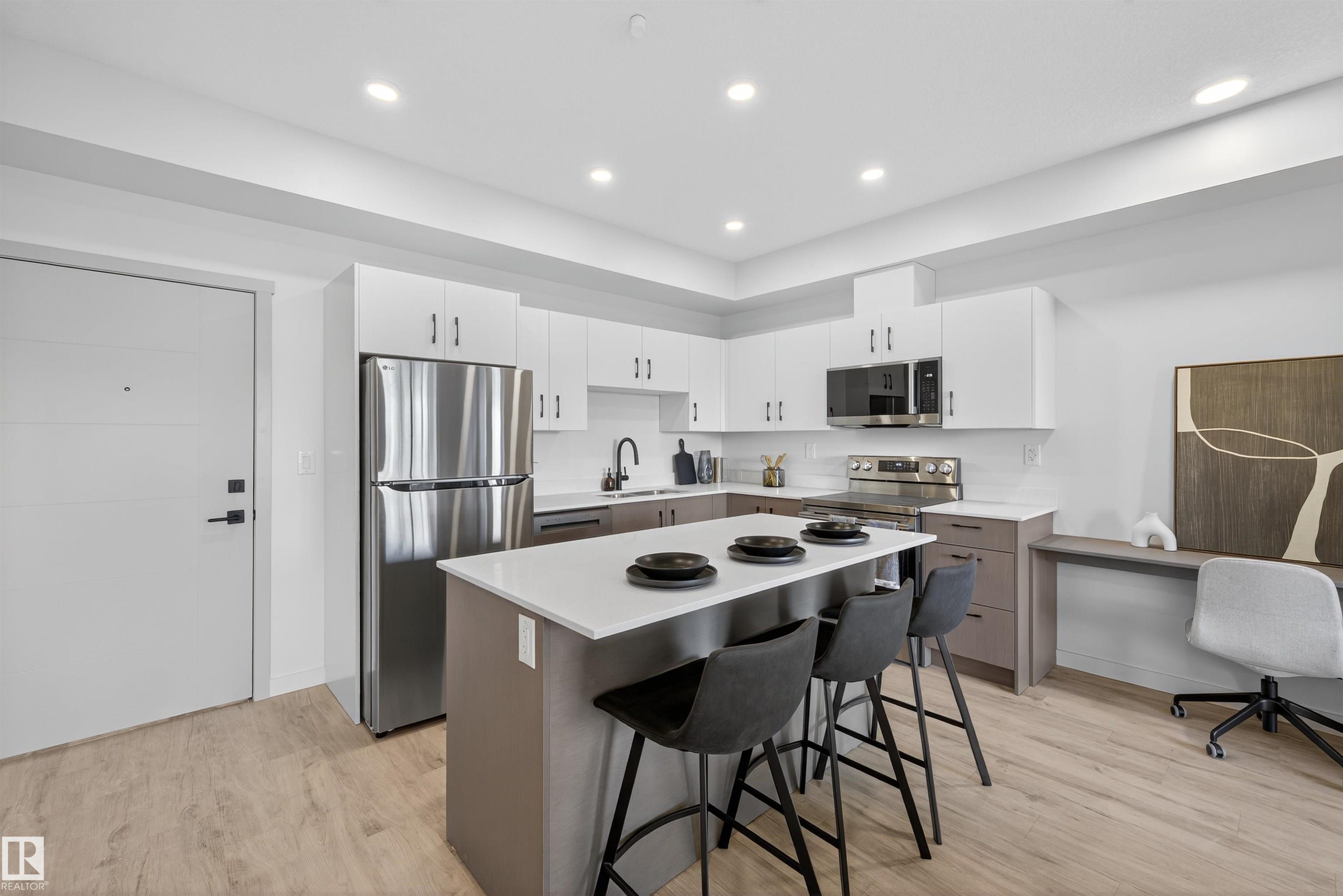 355 CLAREVIEW STATION Drive, E4498695, Alberta,