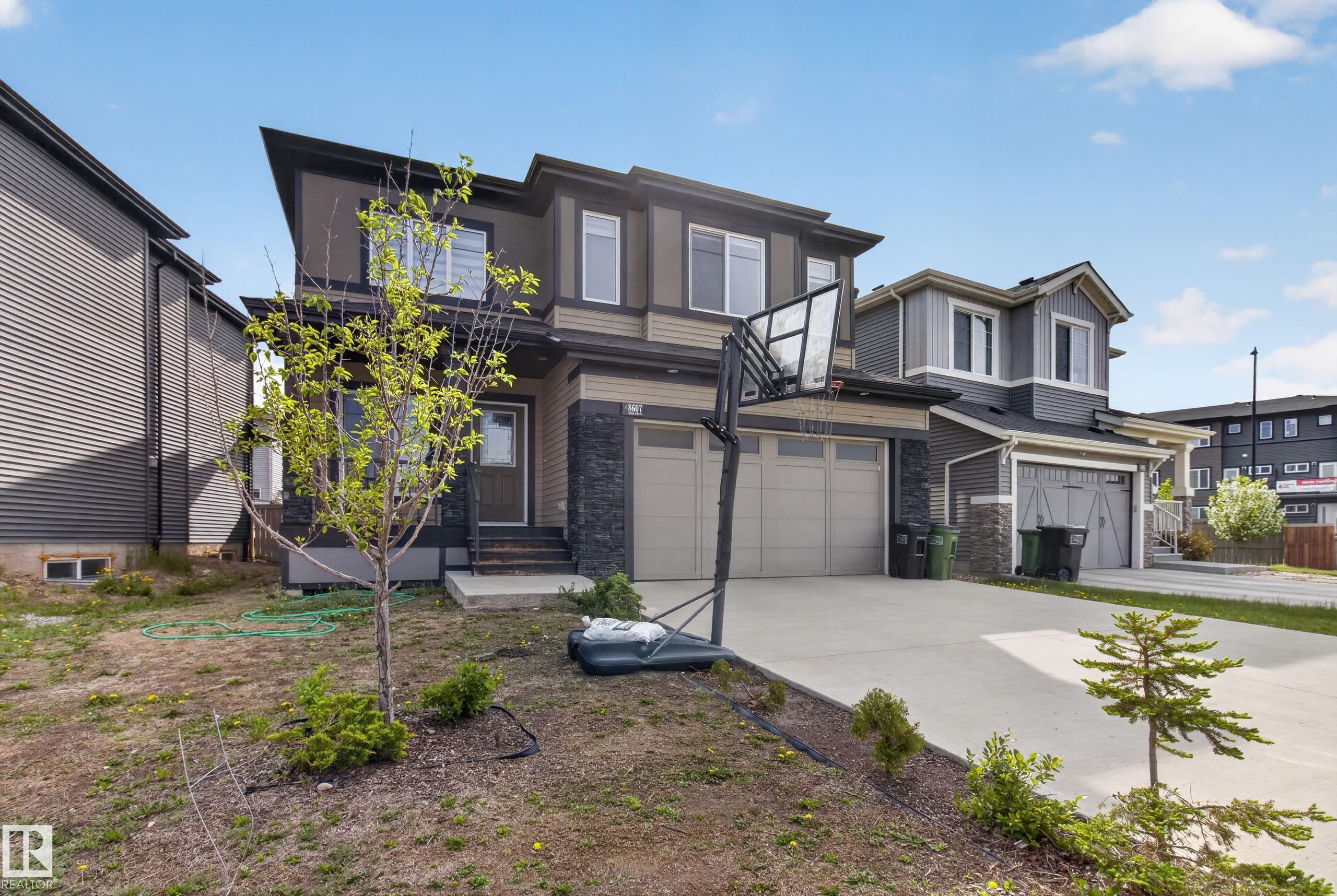 Second View of 8607 MAYDAY Wynd, The Orchards At Ellerslie, Edmonton, Alberta, T6X 2L3