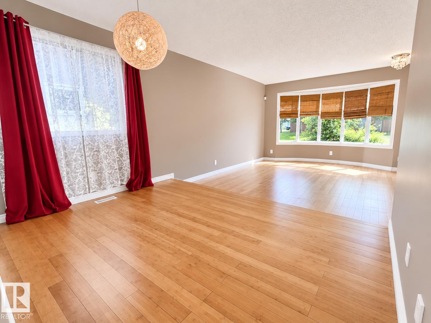 Fourth View of 2914 48 Street, Weinlos, Edmonton, Alberta, T6L 4R1