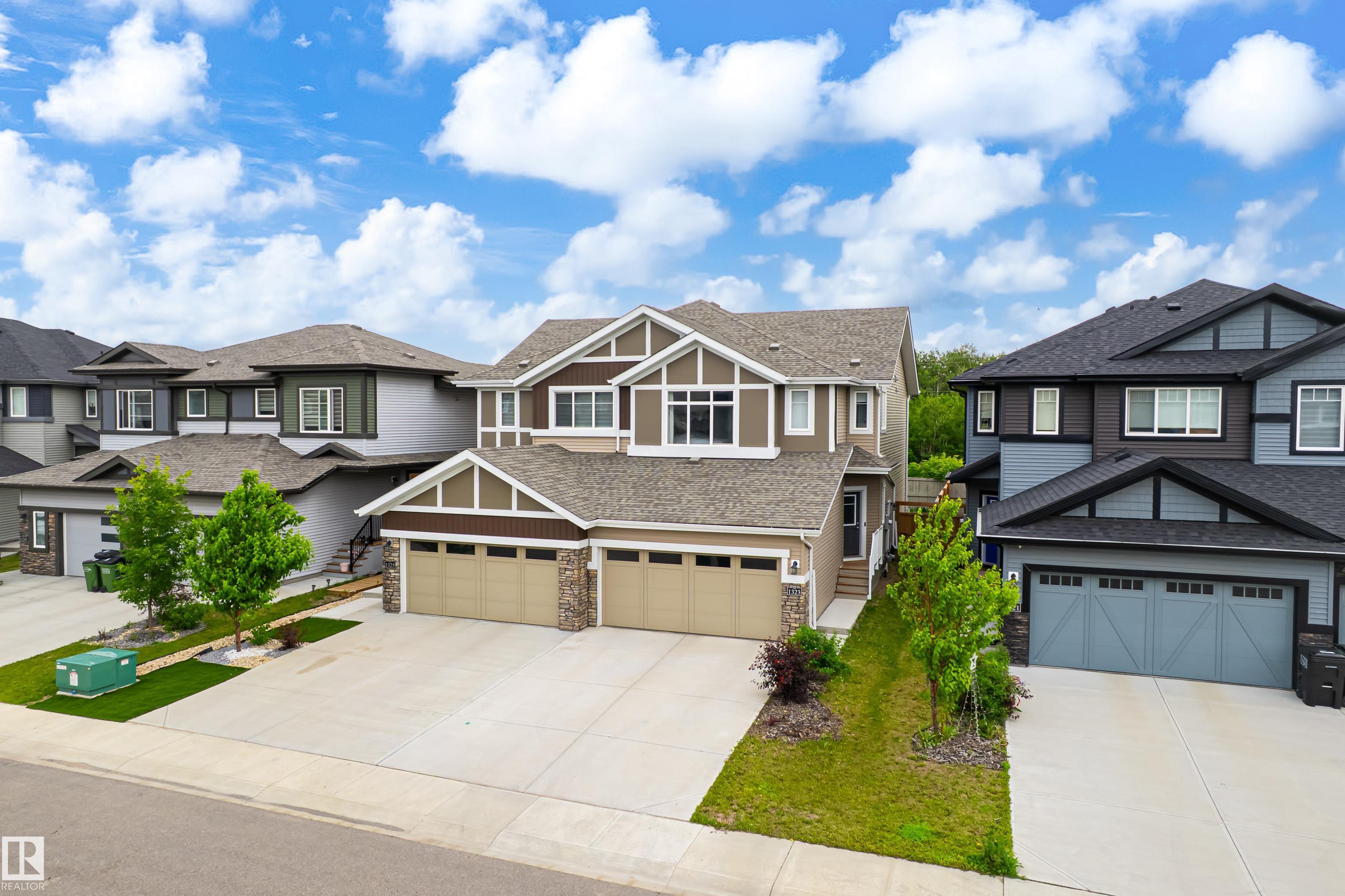 1323 ERKER Crescent, E4499245, Alberta,