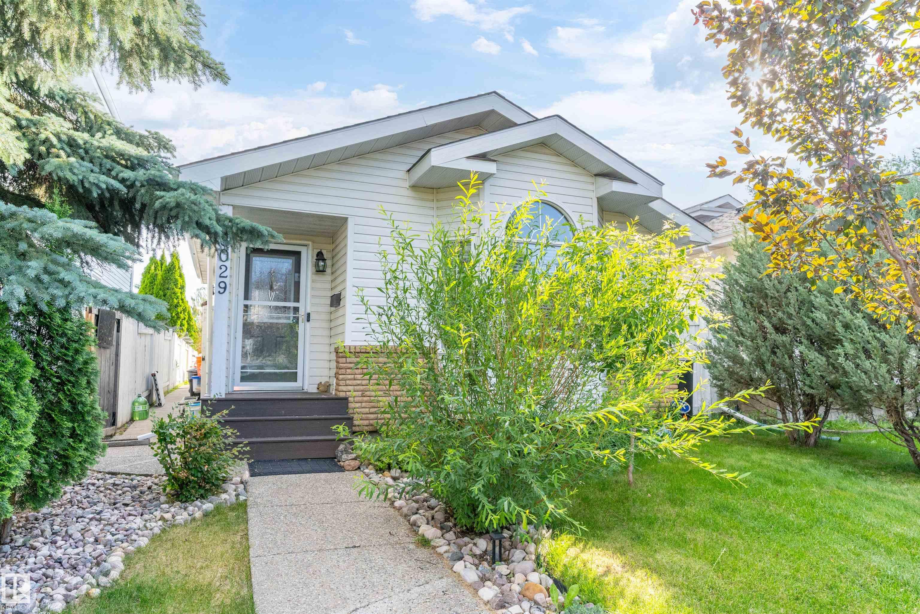 8029 17A Avenue, E4499395, Alberta,