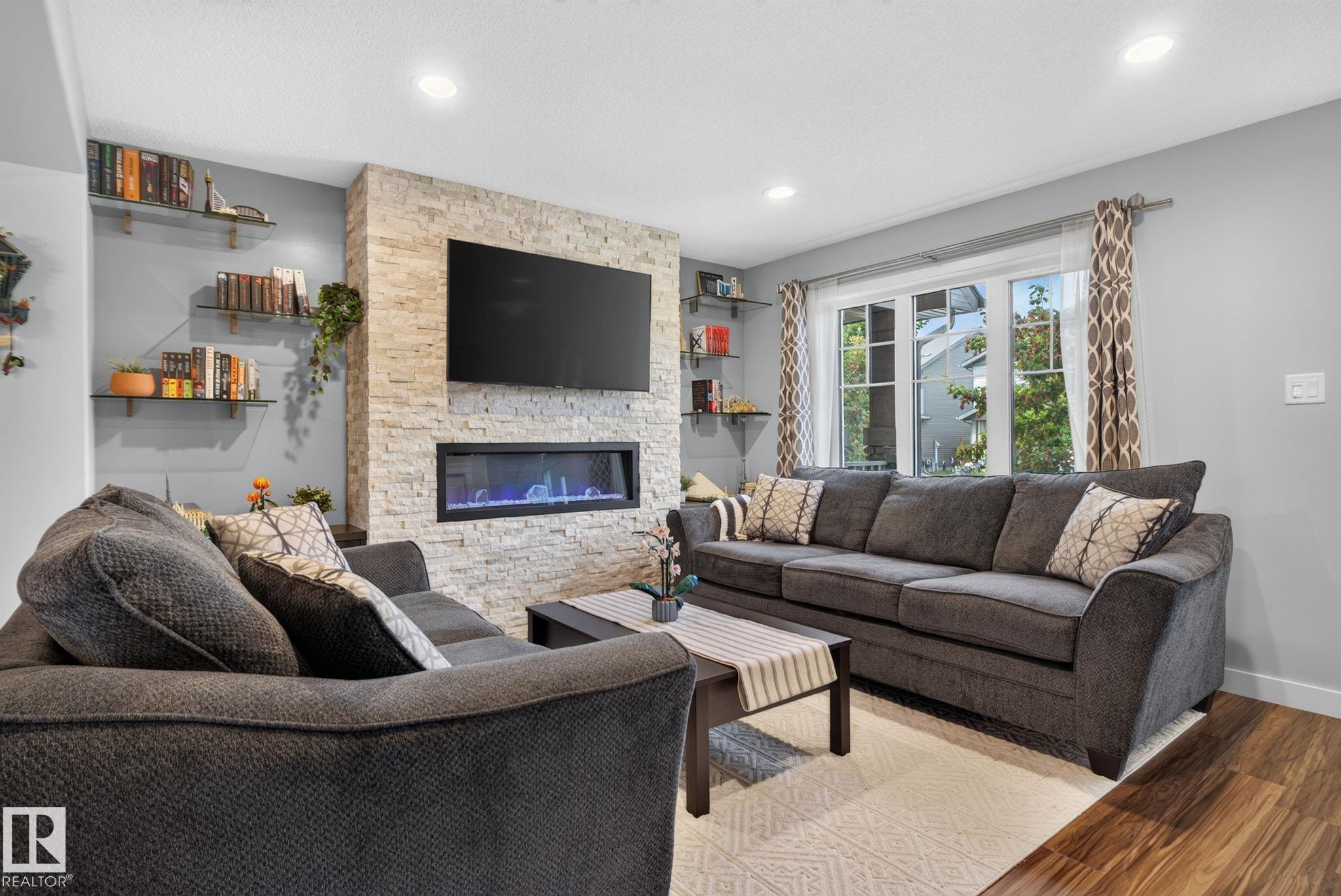 319 DESROCHERS Boulevard, E4499411, Alberta,