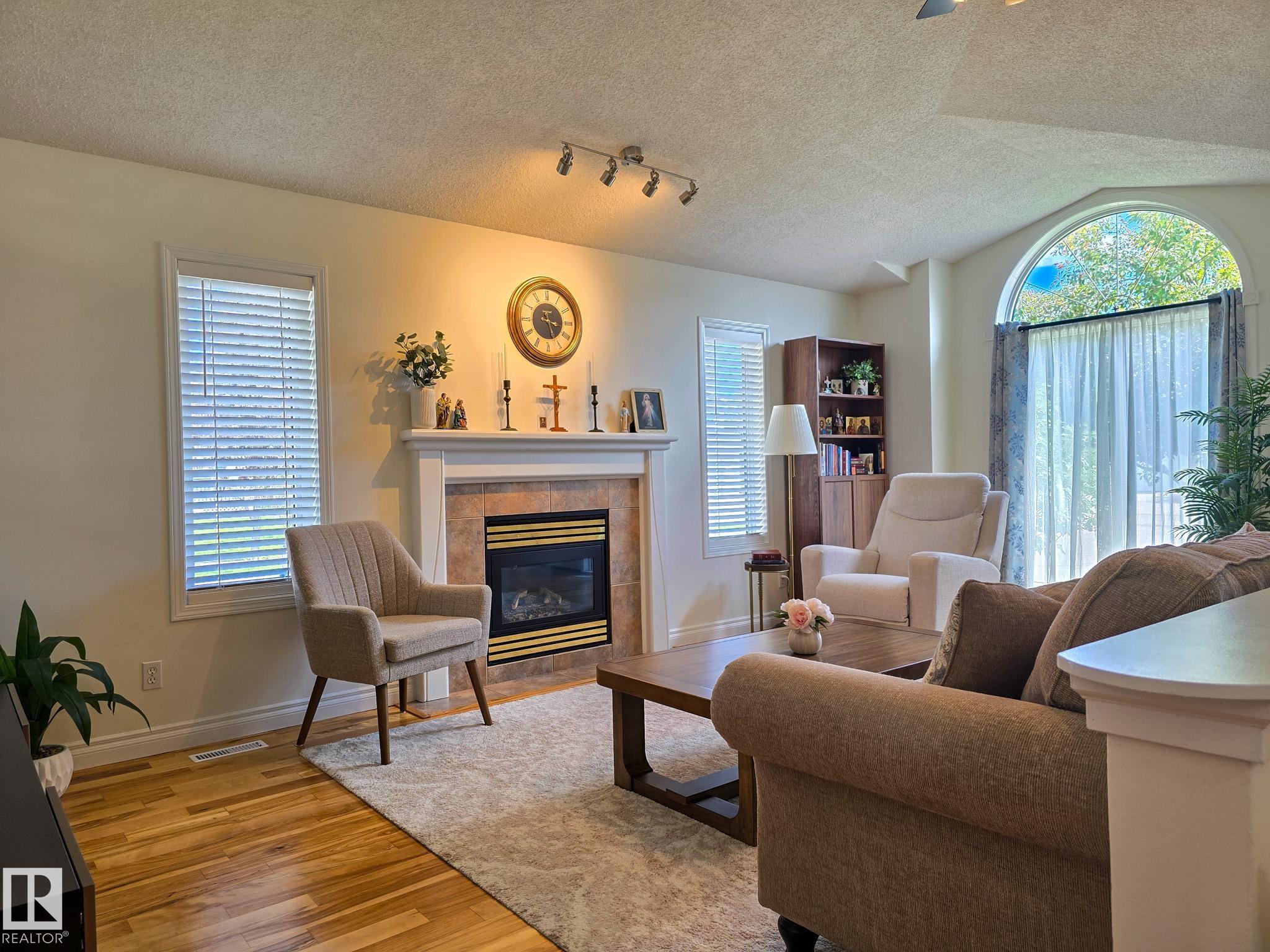 Second View of 22 DUNFIELD Crescent, Deer Ridge (St. Albert), Edmonton, Alberta, T8N 6R7