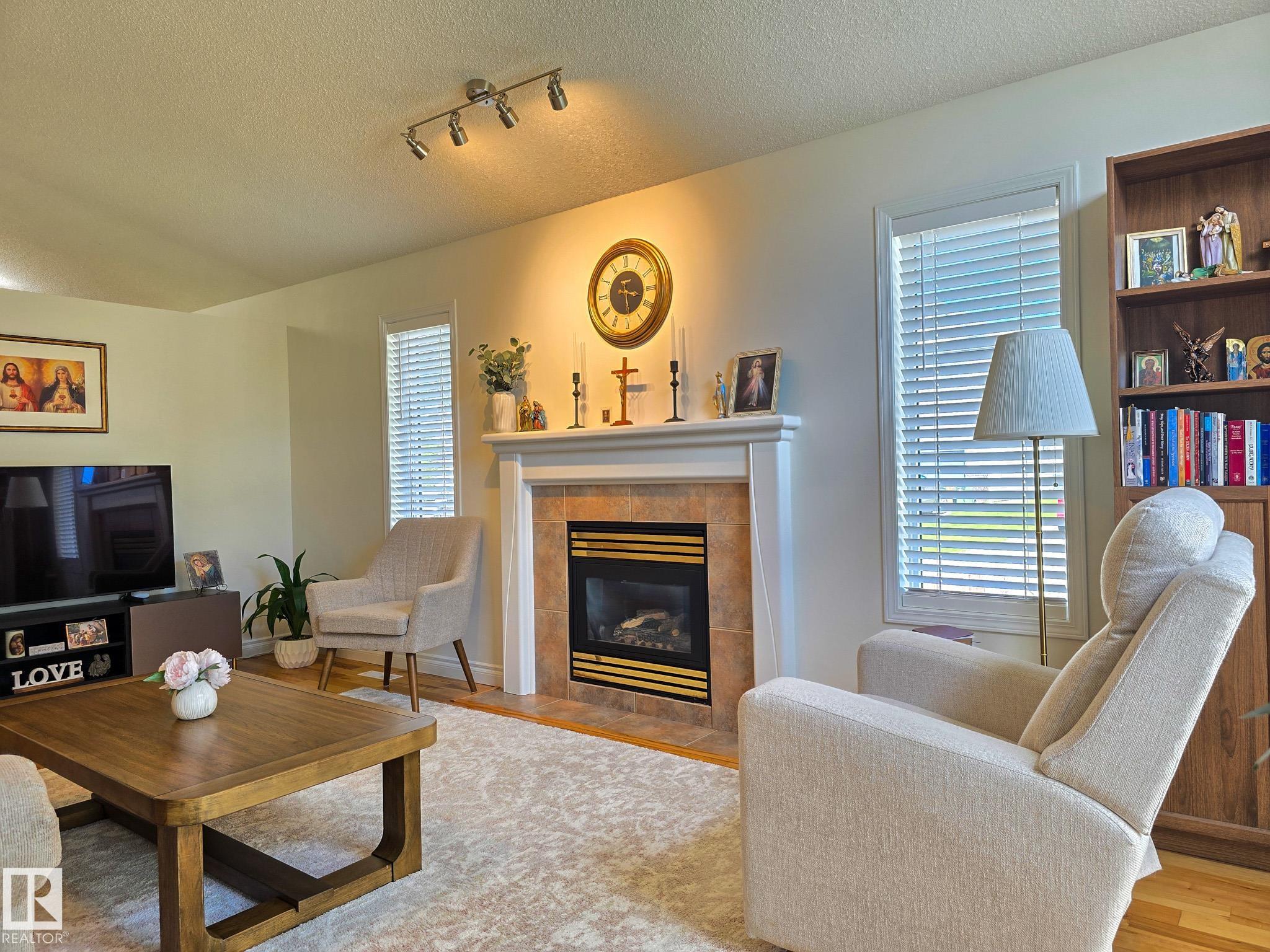 Fifth View of 22 DUNFIELD Crescent, Deer Ridge (St. Albert), Edmonton, Alberta, T8N 6R7