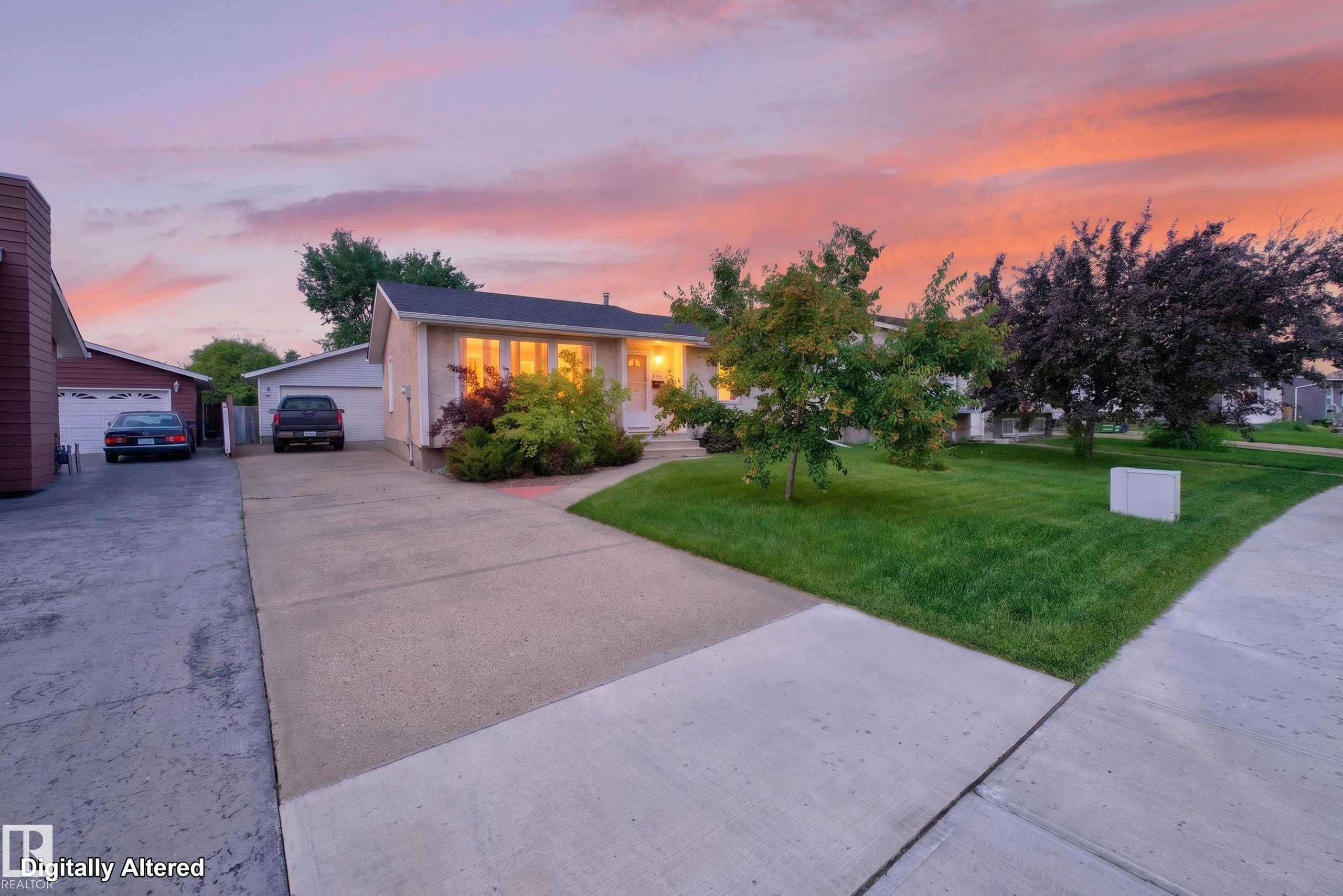 455 HUFFMAN Crescent, E4500341, Alberta,