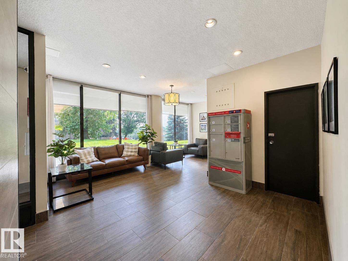 Fourth View of 301 9808 103 Street, Downtown (Edmonton), Edmonton, Alberta, T5K 2G4
