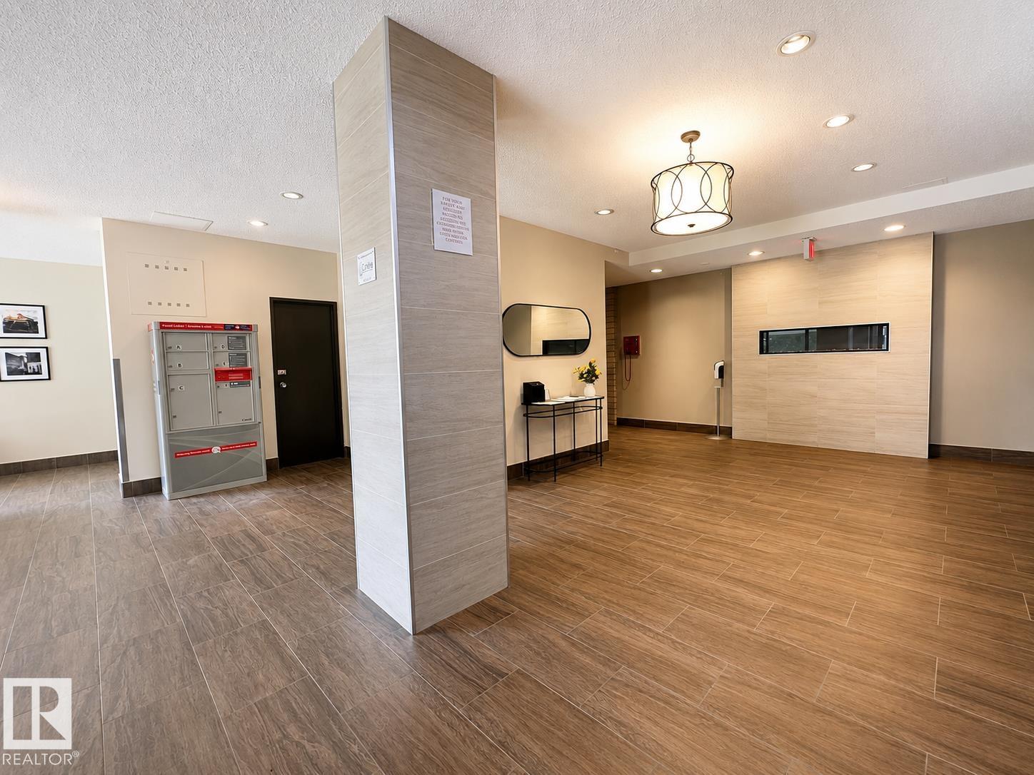 Fifth View of 301 9808 103 Street, Downtown (Edmonton), Edmonton, Alberta, T5K 2G4