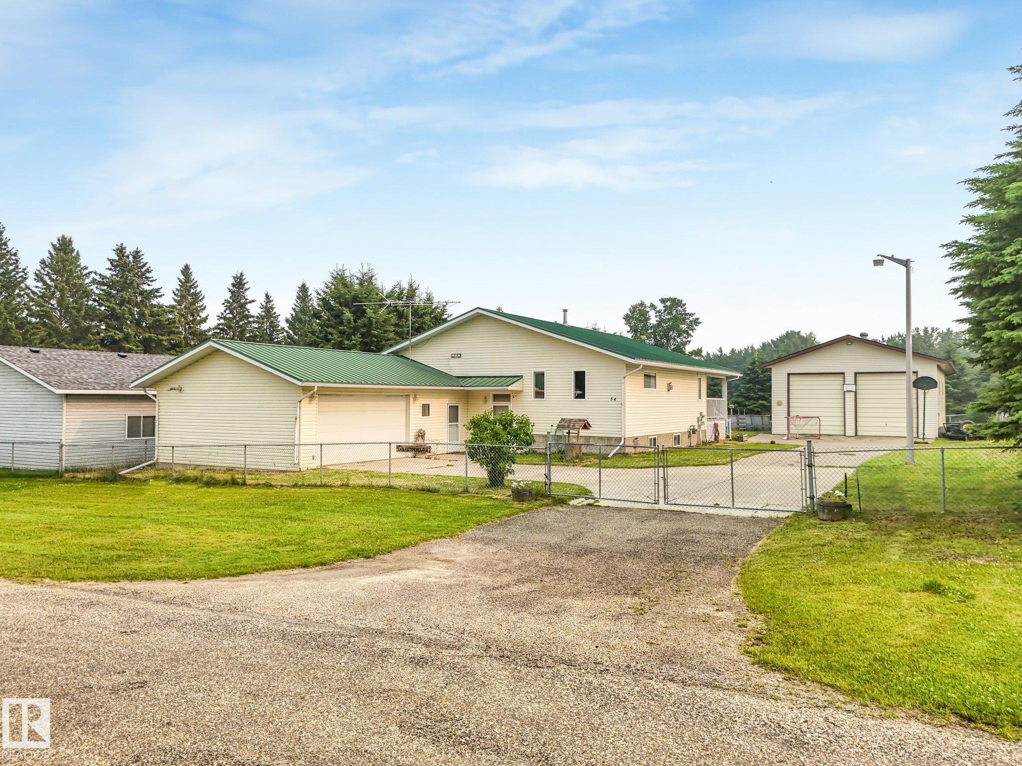 54 Buskmose DR, E4500810, Alberta,