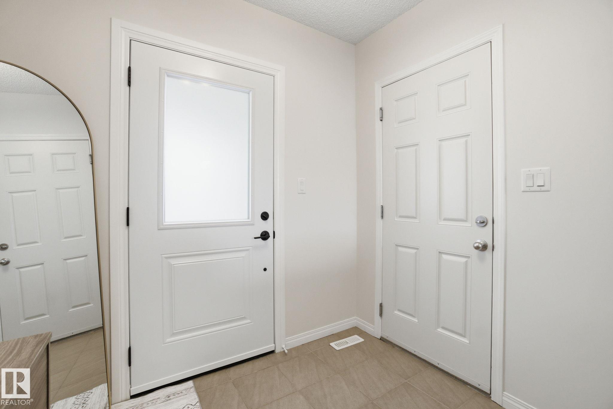 Fourth View of 2553 COUGHLAN Road, Chappelle Area, Edmonton, Alberta, T6W 2Z6