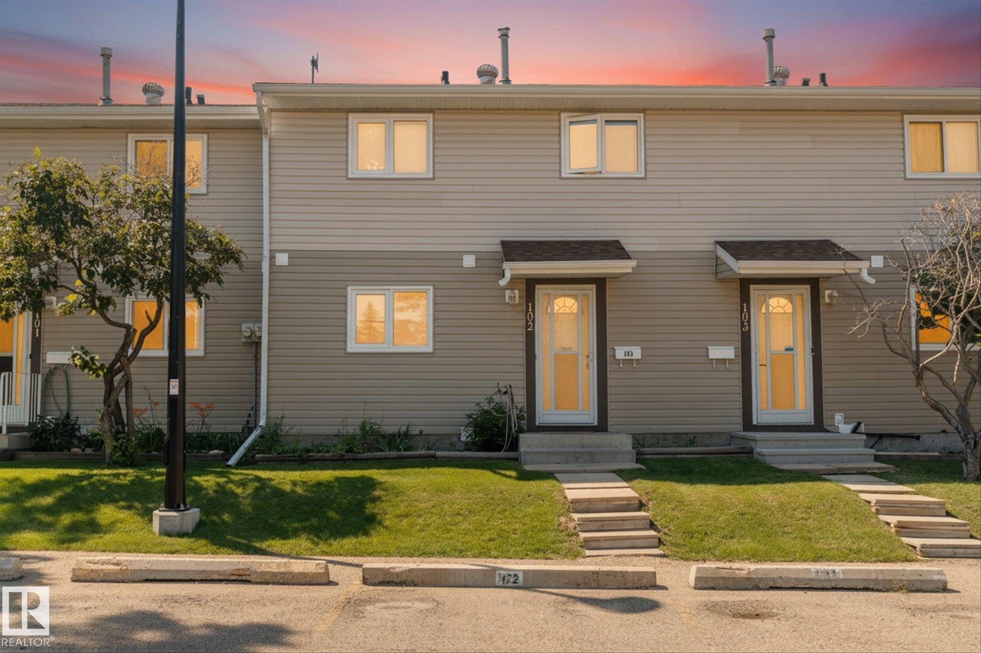 102 SPRUCE Glen, E4501332, Alberta,