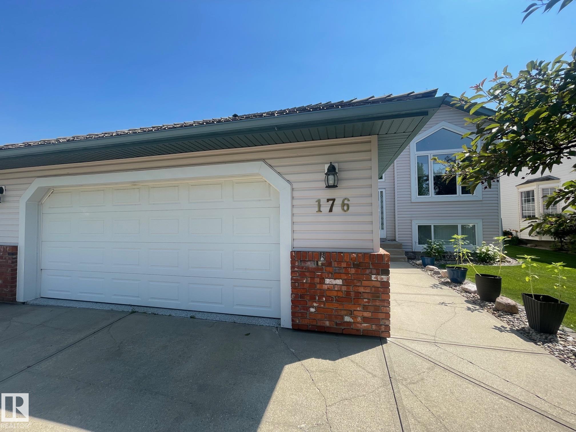 176 HIGHLAND Way, E4501414, Alberta,