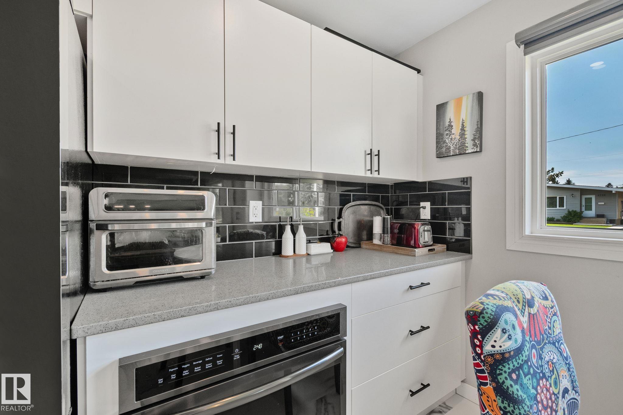 Fourth View of 4723 105 Street, Empire Park, Edmonton, Alberta, T6H 2M3