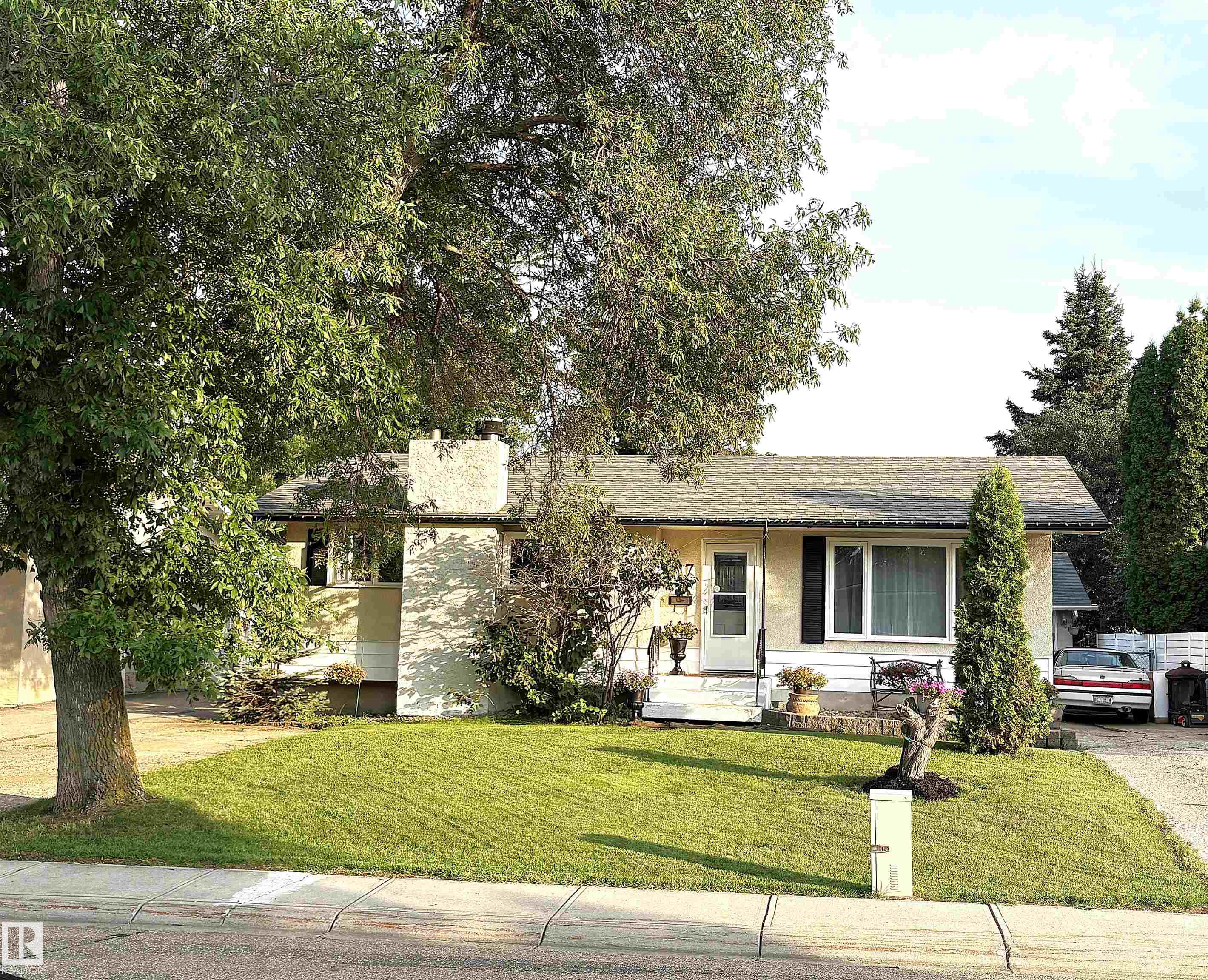 17 STARLING Drive, E4501711, Alberta,