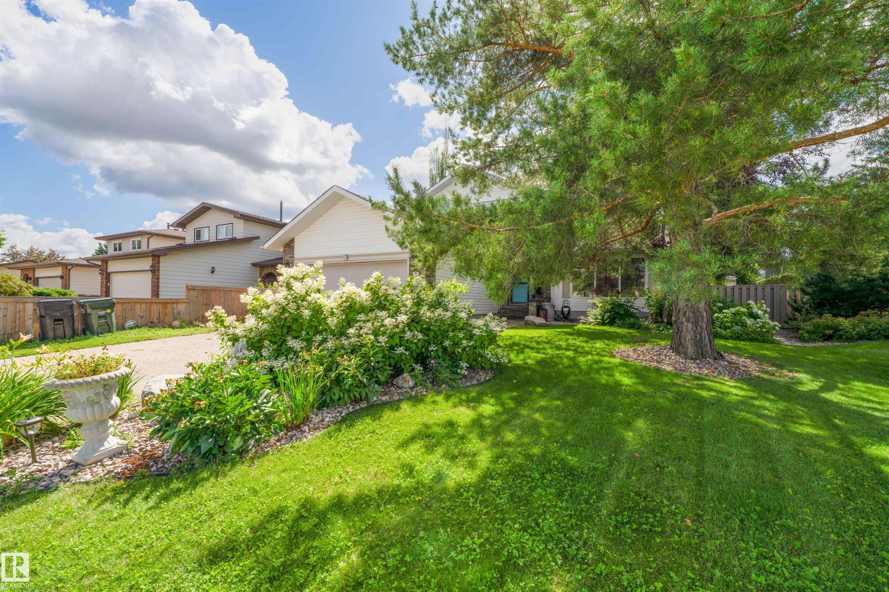 79 WOODSTOCK Drive, E4502222, Alberta,