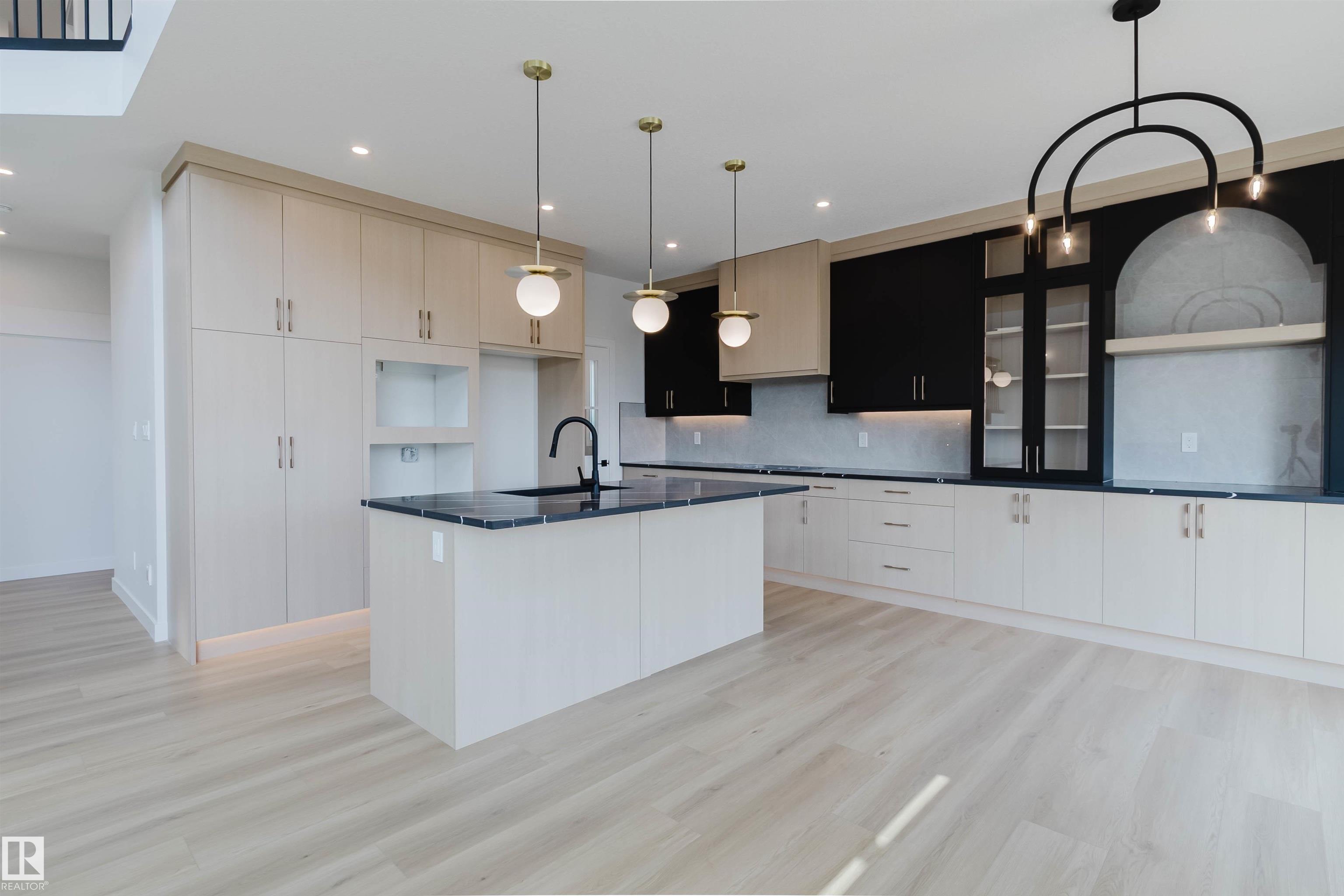 3327 Chernowski Way, E4502223, Alberta,