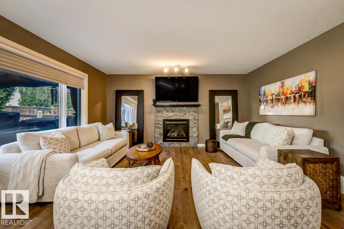 854 CHAHLEY Way, E4502472, Alberta,