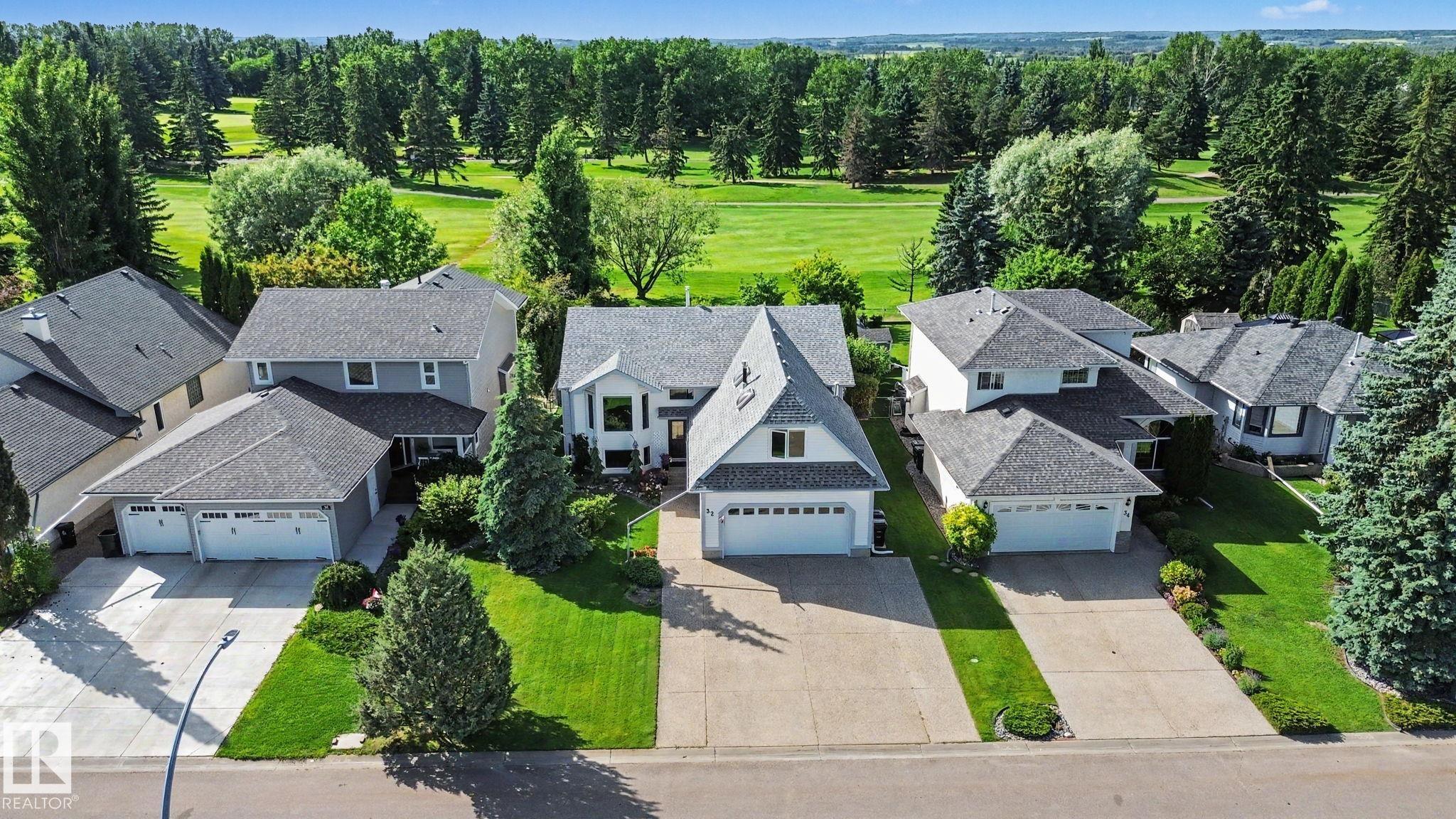 32 FAIRWAY Drive, E4502603, Alberta,