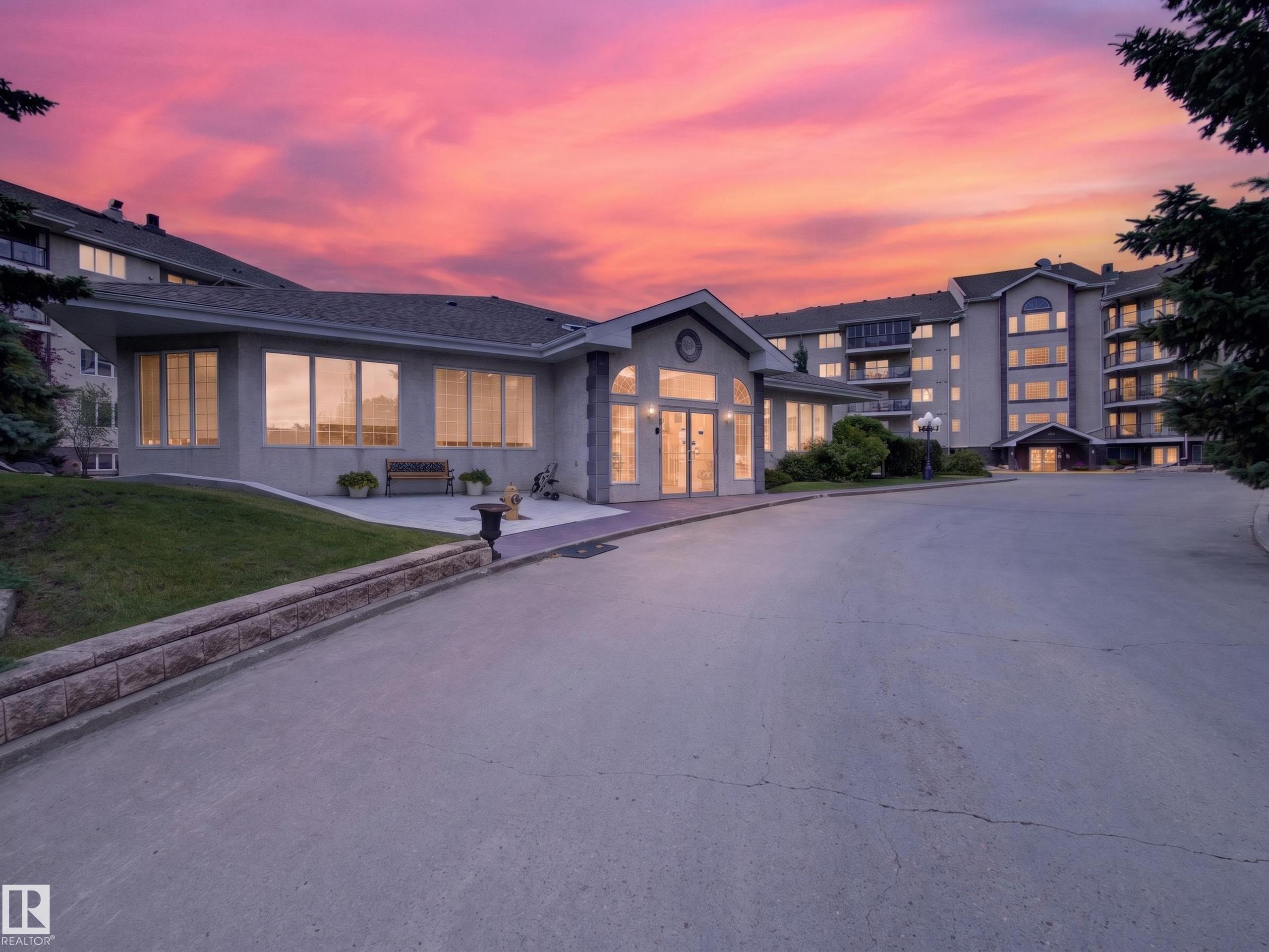 314 237 YOUVILLE Drive E, E4502613, Alberta,
