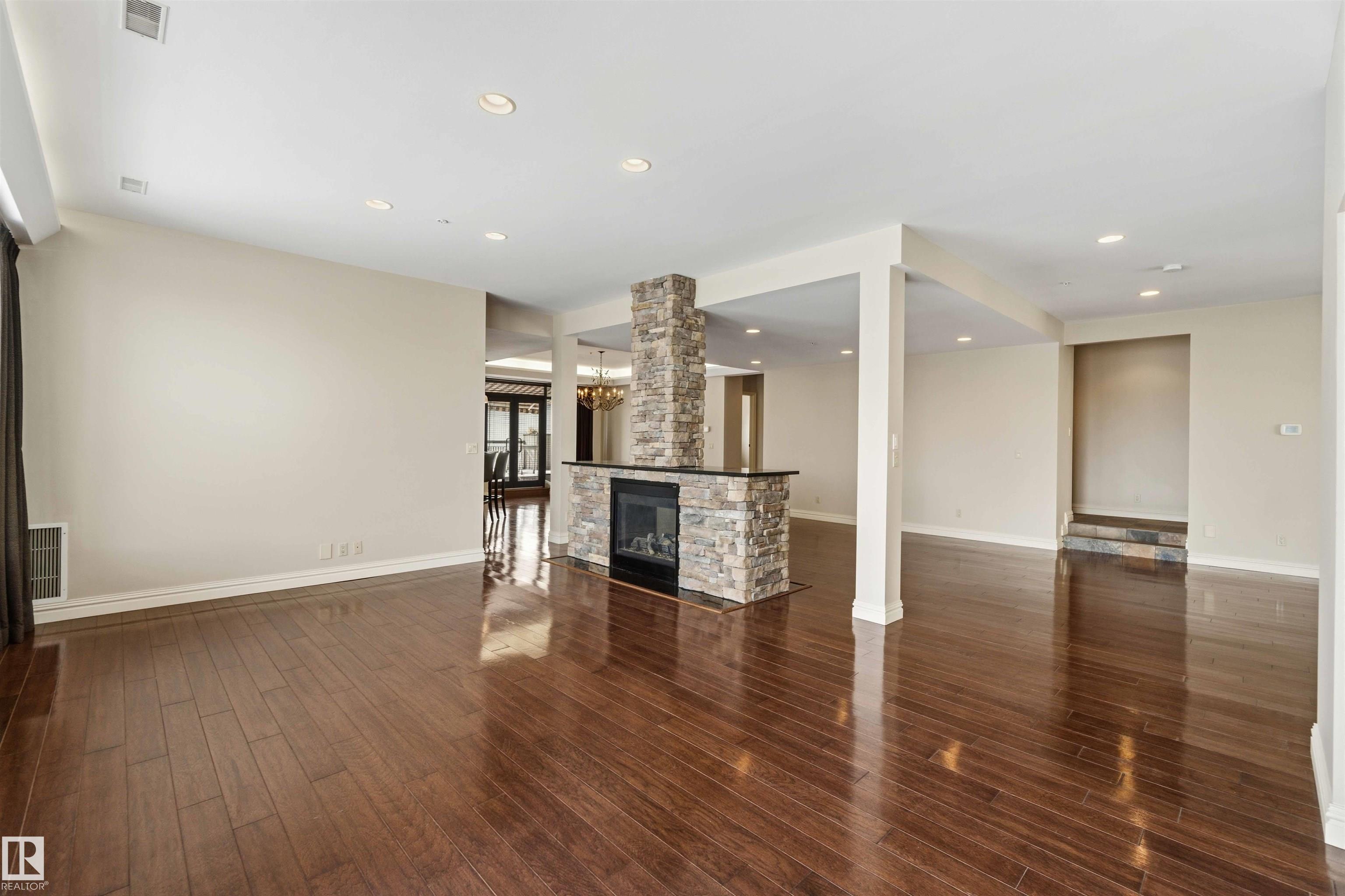 Fifth View of 401 10009 102 Avenue, Downtown (Edmonton), Edmonton, Alberta, T5J 5B6