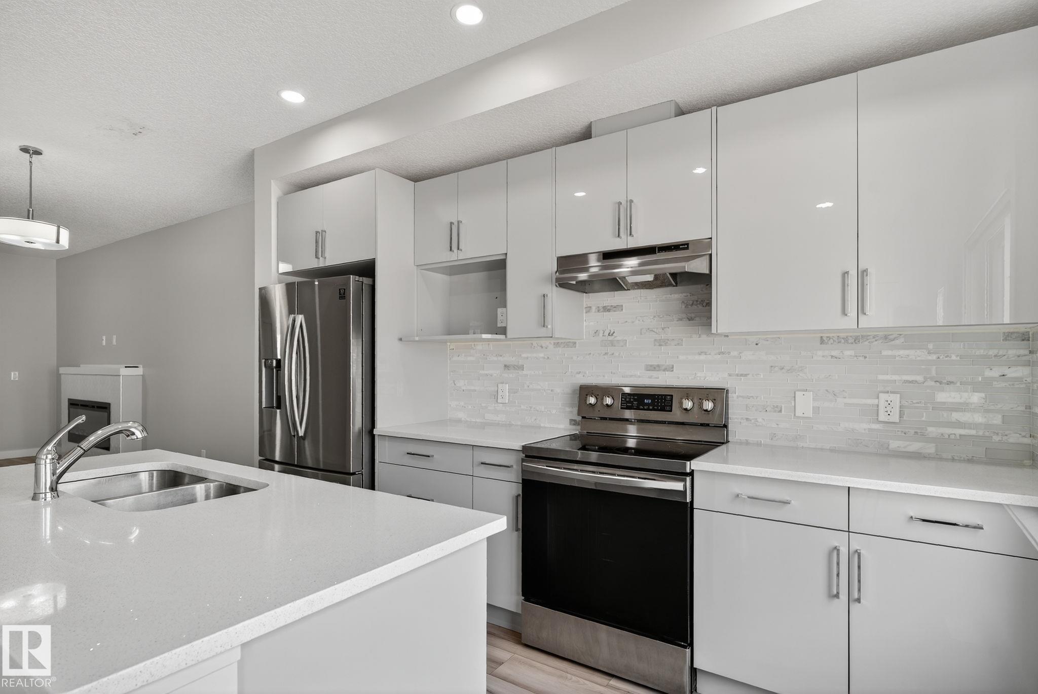 4879 ALWOOD Point(e), E4502785, Alberta,