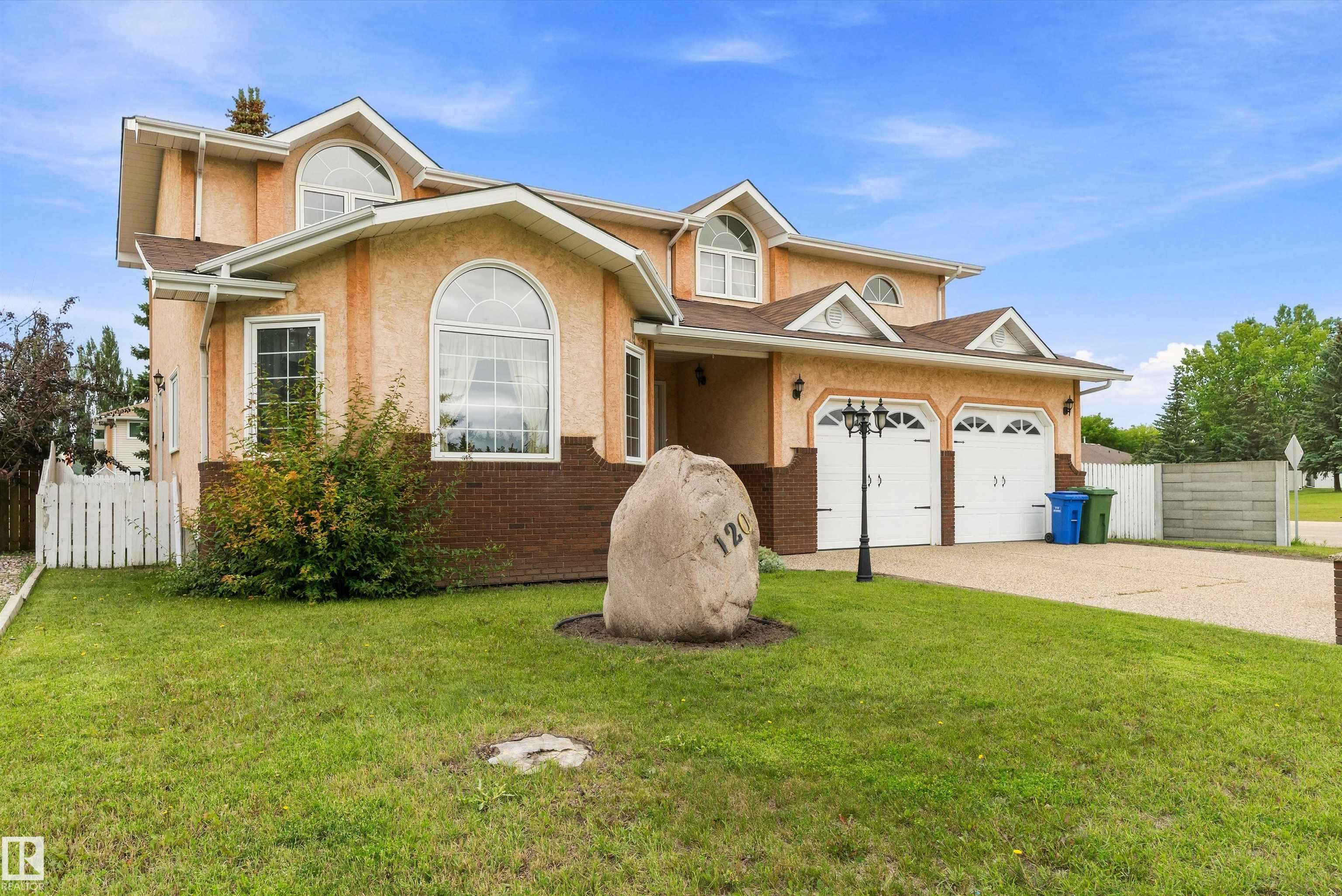 120 NORTHLAKE Lane, E4503388, Alberta,