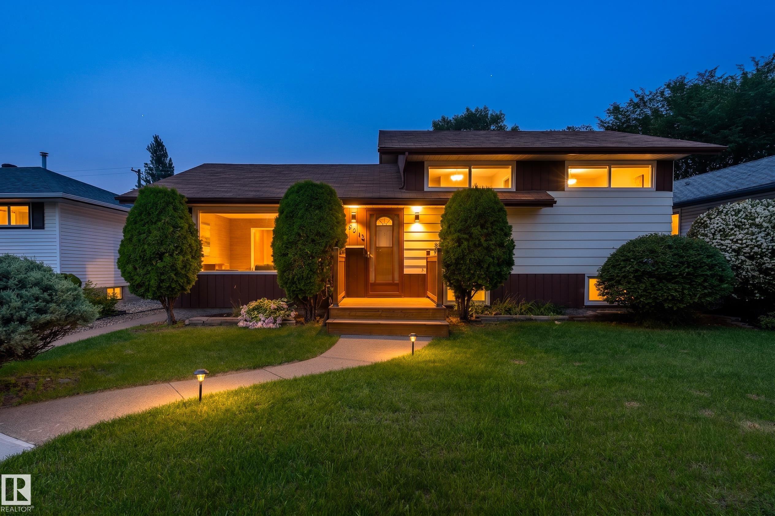 9012 MEADOWLARK Road, E4503402, Alberta,
