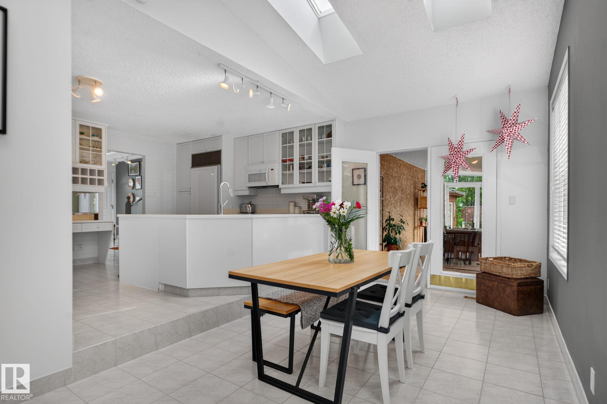 12 LATIMER Place, E4503416, Alberta,