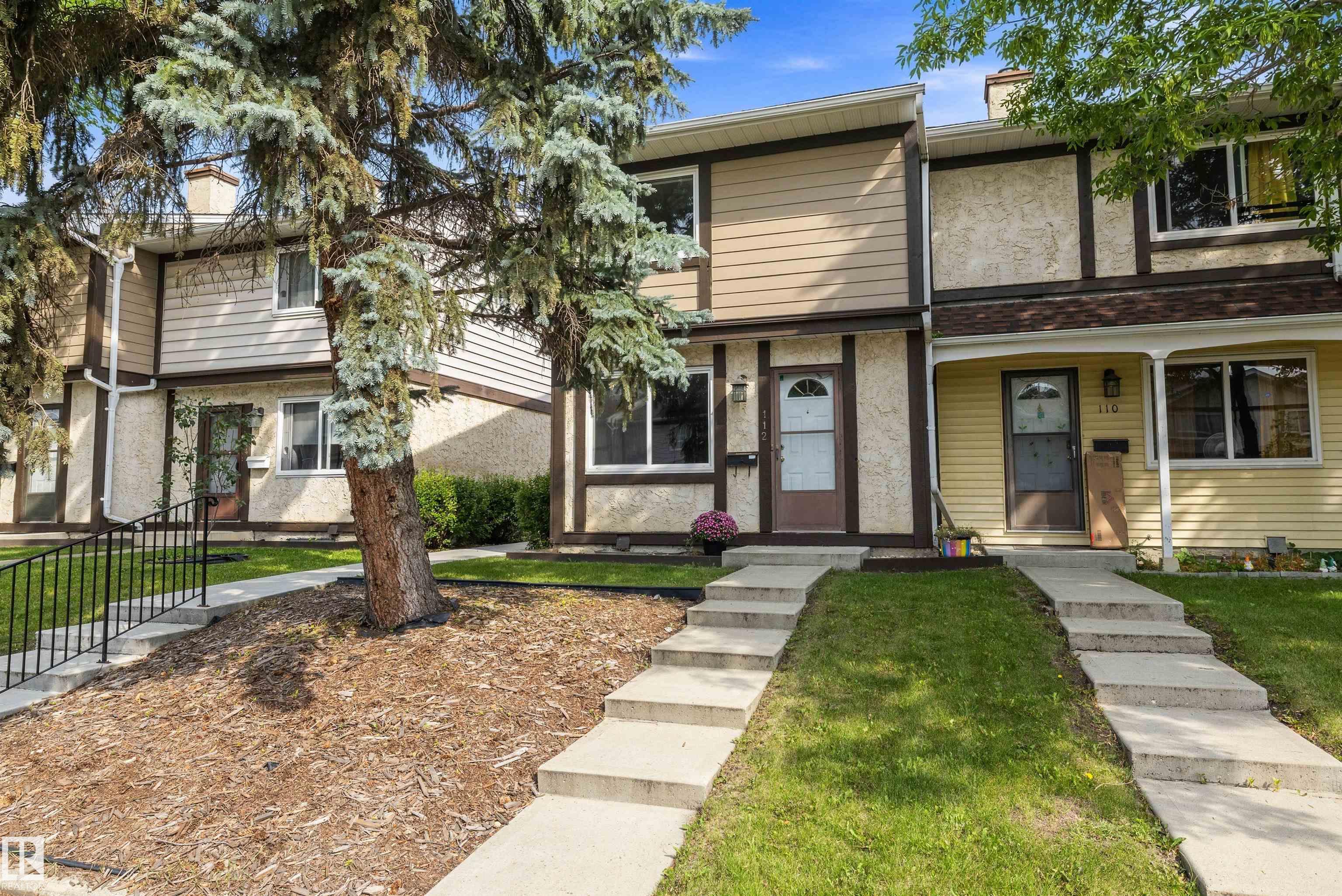 Second View of 112 TUDOR Lane, Sweet Grass, Edmonton, Alberta, T6J 3T5