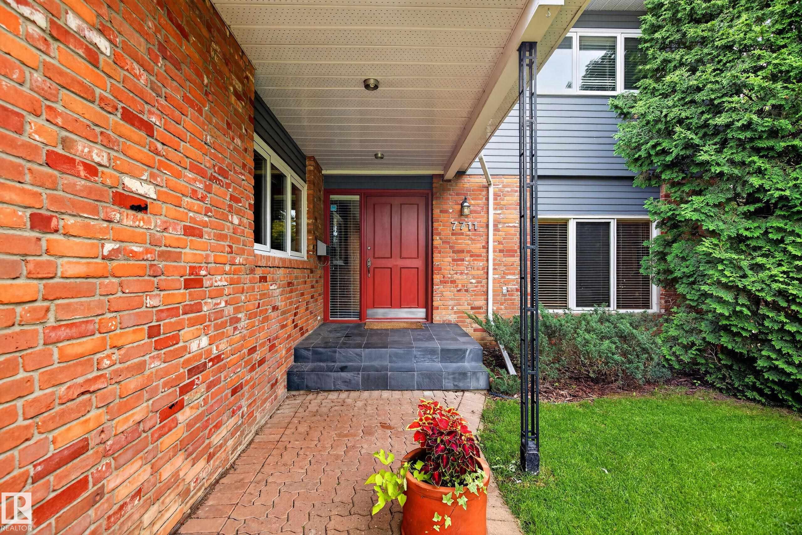 Second View of 7711 139 Street, Laurier Heights, Edmonton, Alberta, T5R 0E9