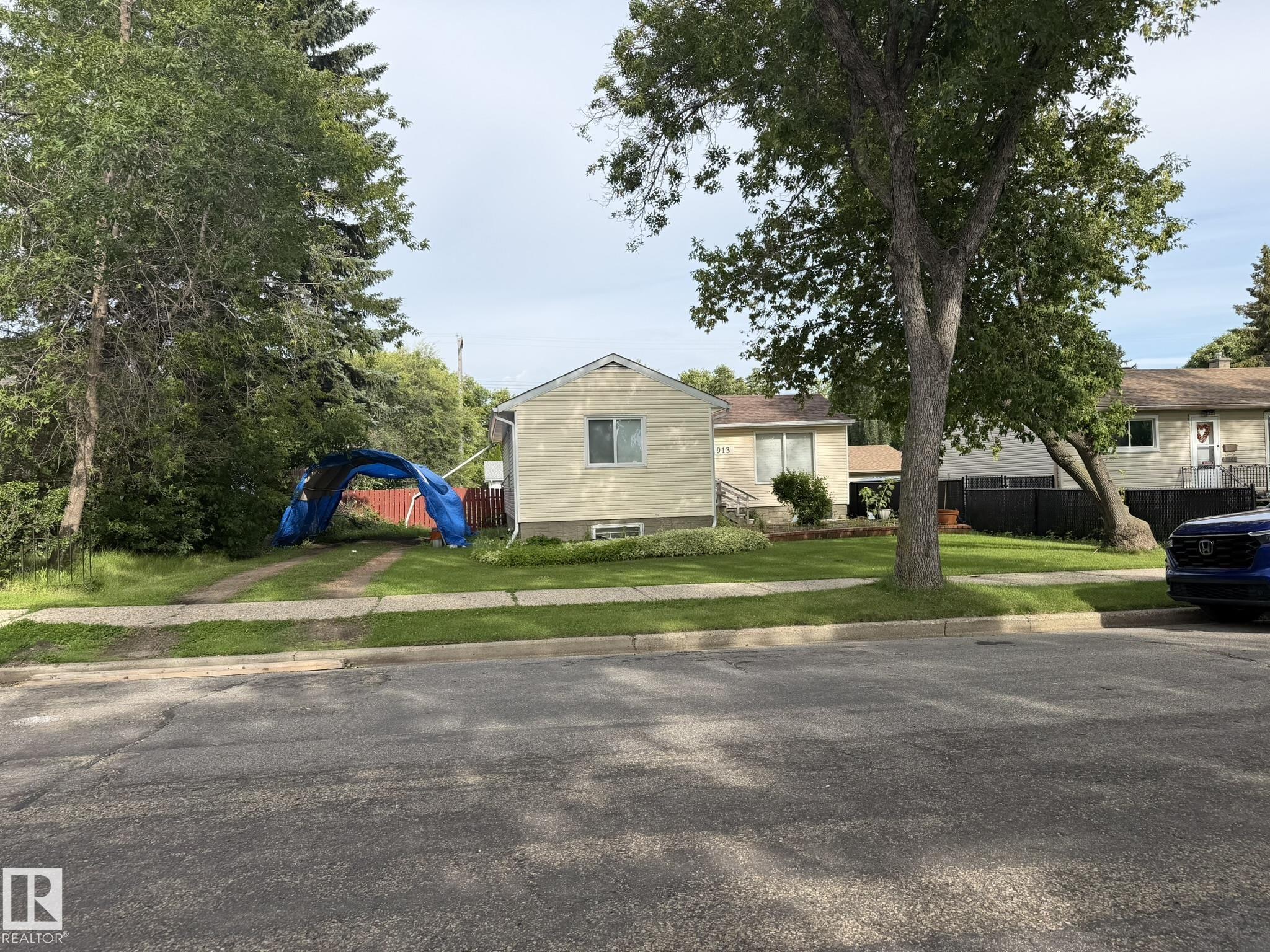 11913 39 Street, E4503570, Alberta,