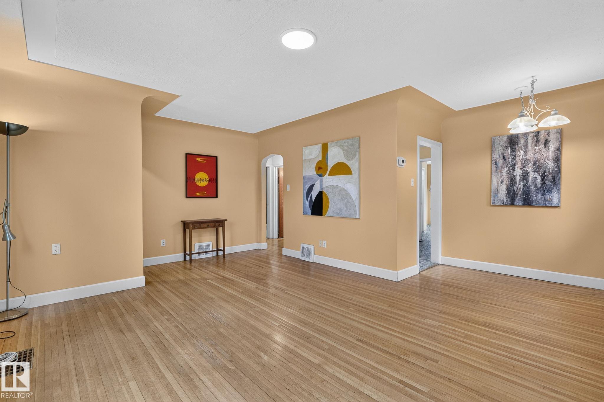 Fourth View of 6261 112A Street, Parkallen (Edmonton), Edmonton, Alberta, T6H 3K4