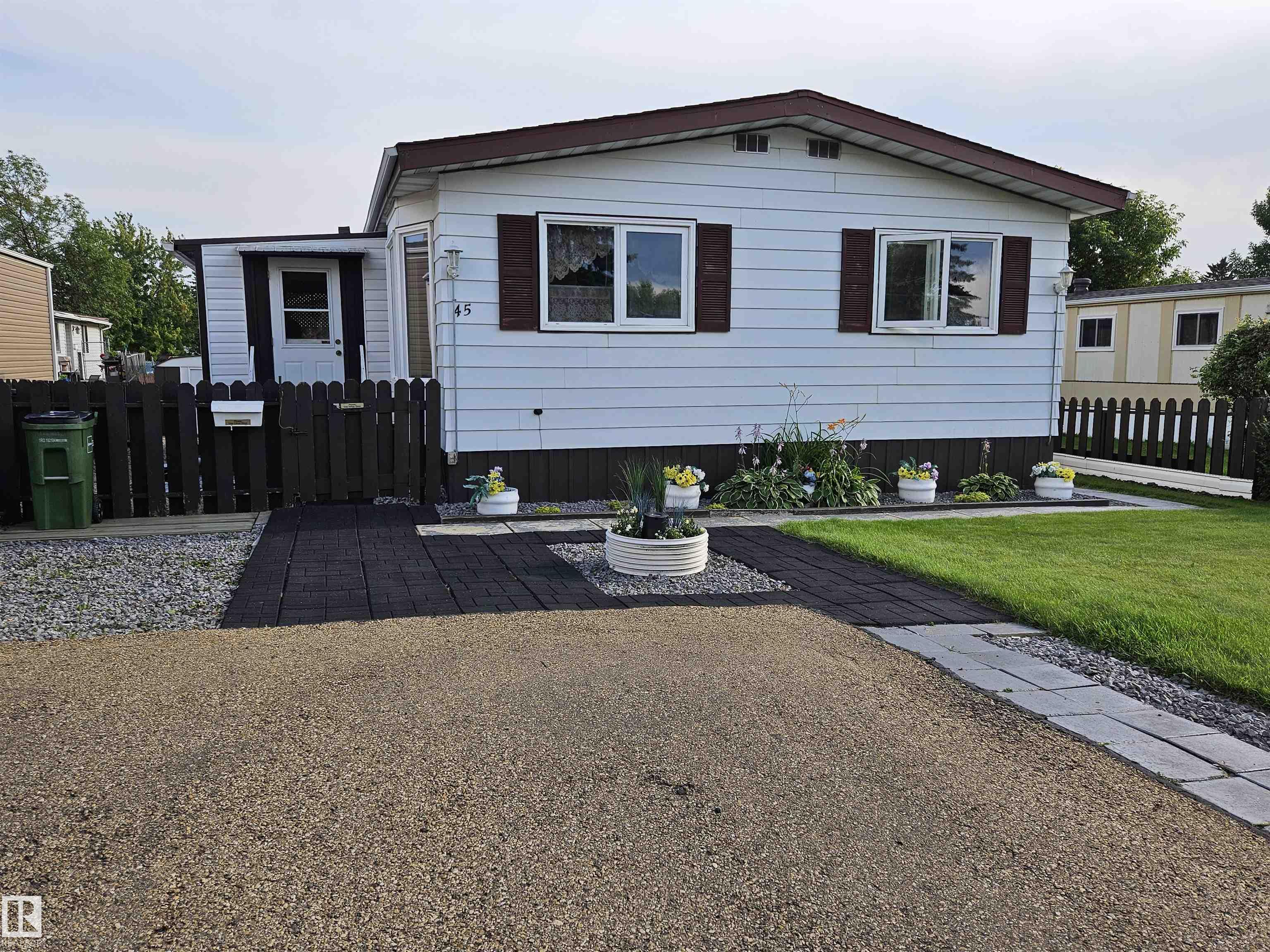Second View of 45 Oak Ridge Drive, Maple Ridge (Edmonton), Edmonton, Alberta, T6P 1G9
