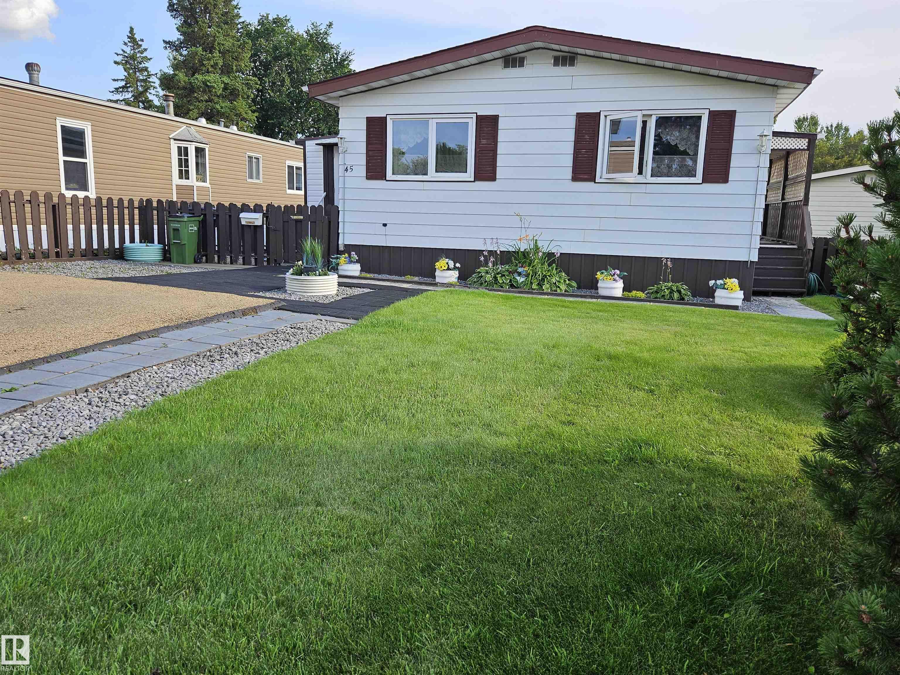 Third View of 45 Oak Ridge Drive, Maple Ridge (Edmonton), Edmonton, Alberta, T6P 1G9