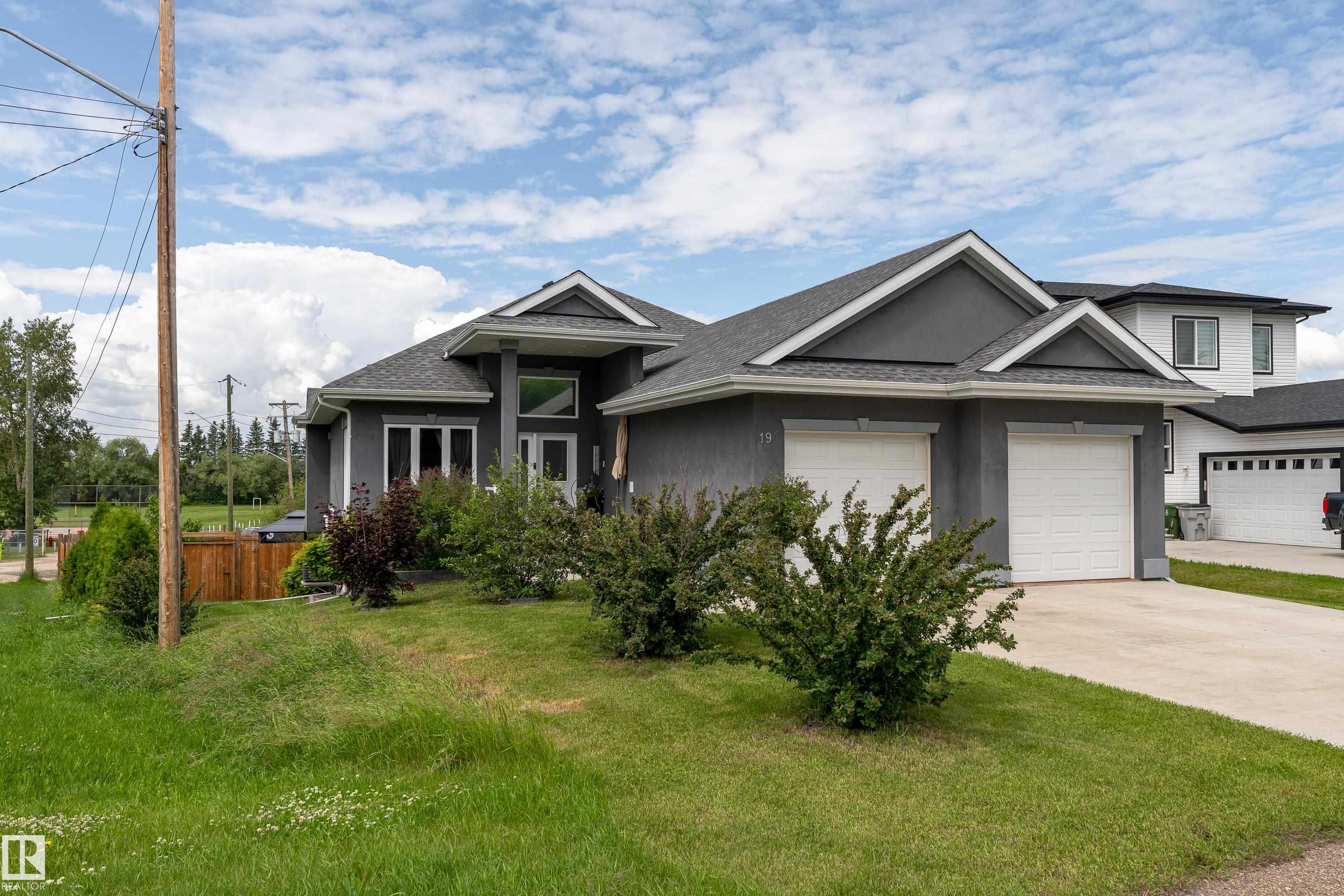 19B Spruce Meadow Lane, E4503836, Alberta,