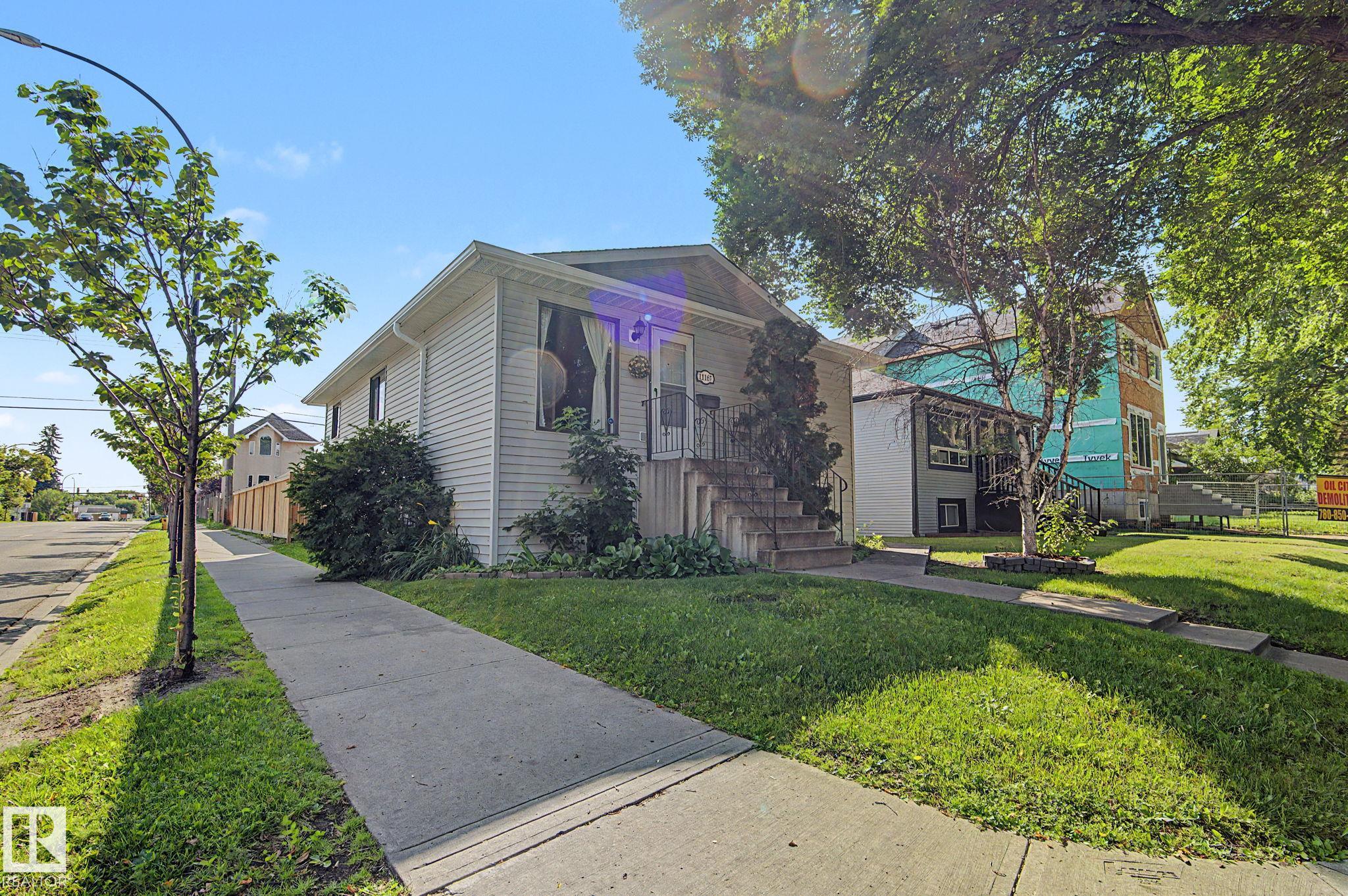 Second View of 11167 52 Street NW, Highlands (Edmonton), Edmonton, Alberta, T5W 3H6