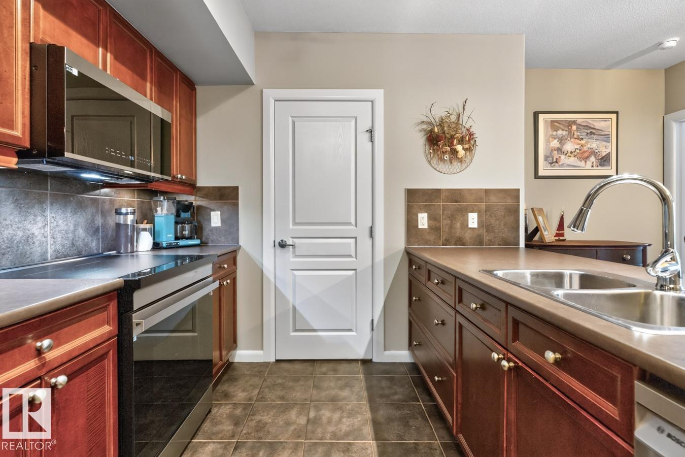 213 501 Palisades Way, E4503904, Alberta,
