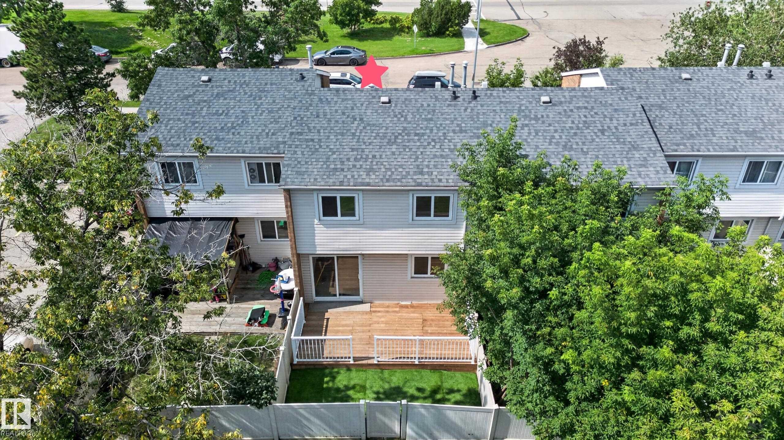 175 CENTENNIAL Crest, E4503930, Alberta,
