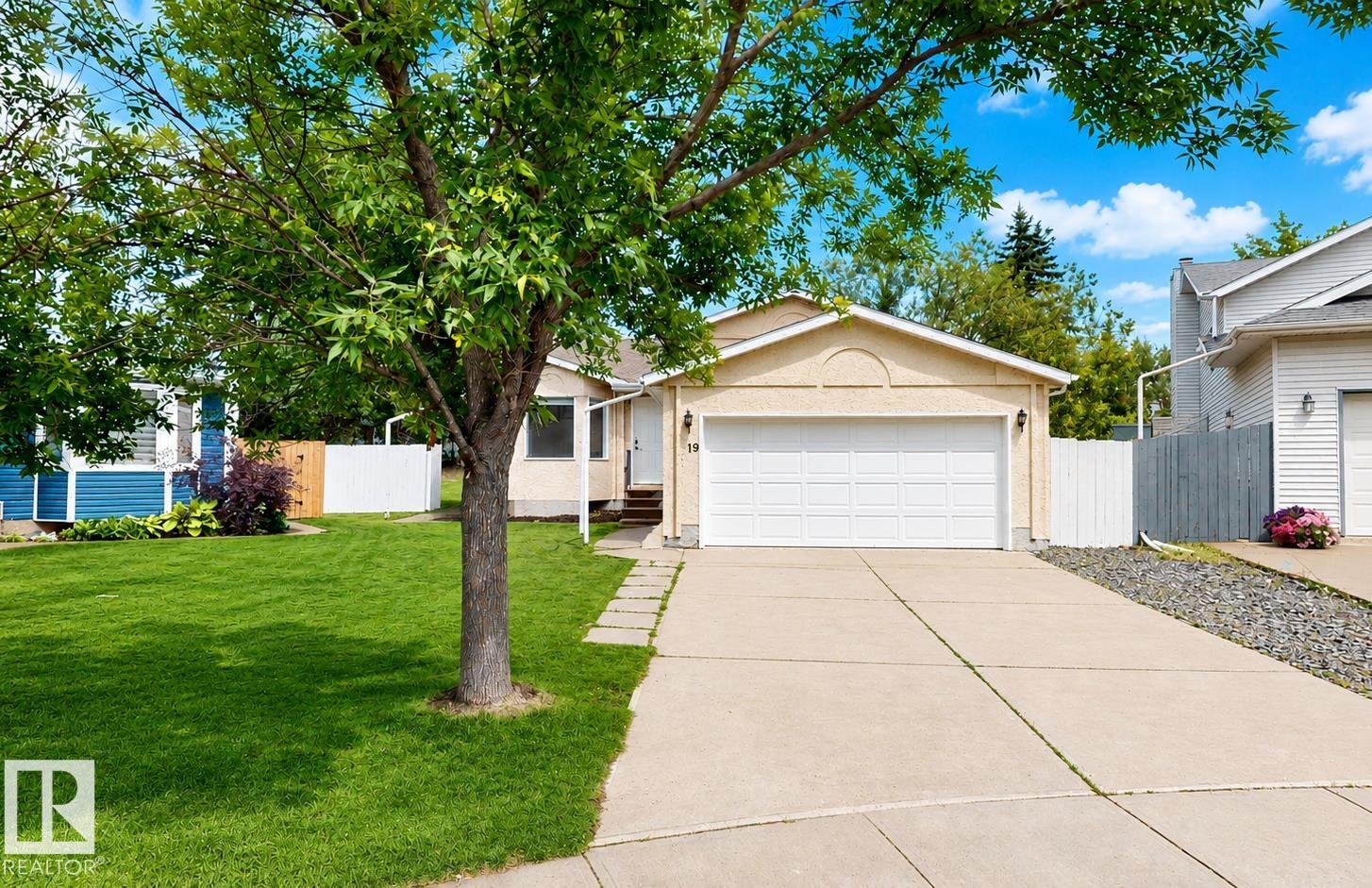19 DARLINGTON Bay, E4503947, Alberta,